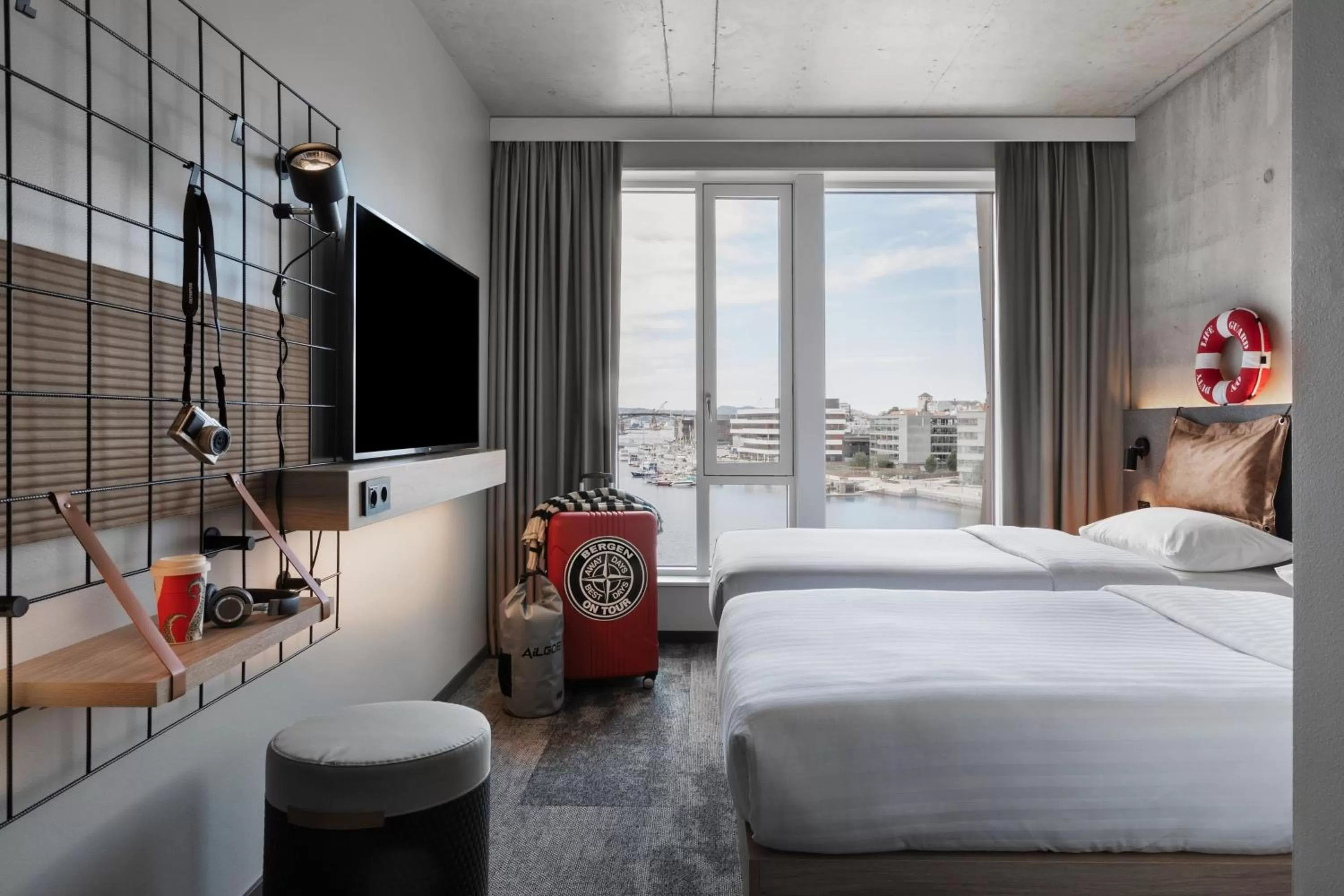 Photo of the whole room, Bed in Moxy Bergen