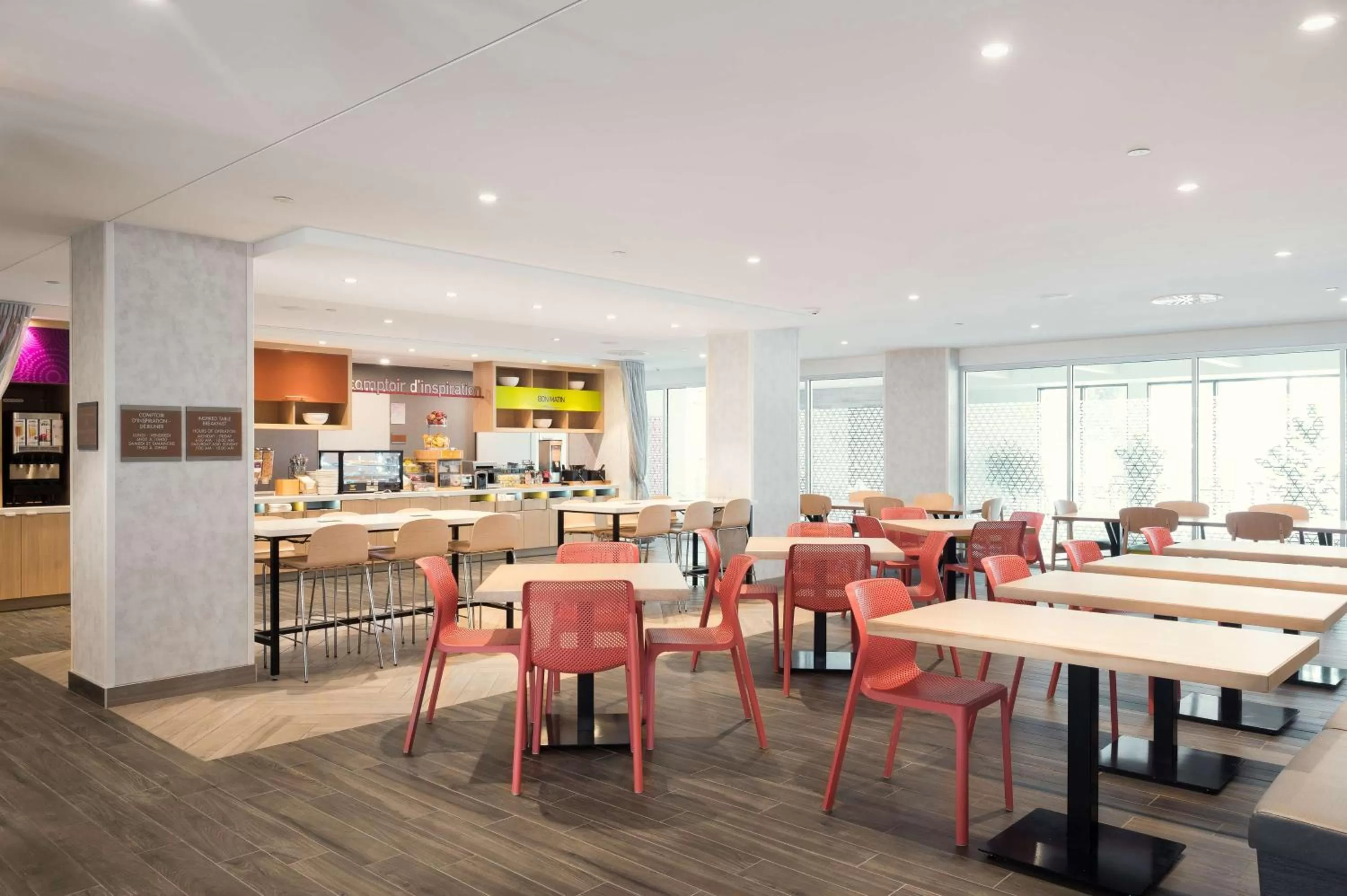 Breakfast in Home2 Suites By Hilton Quebec City