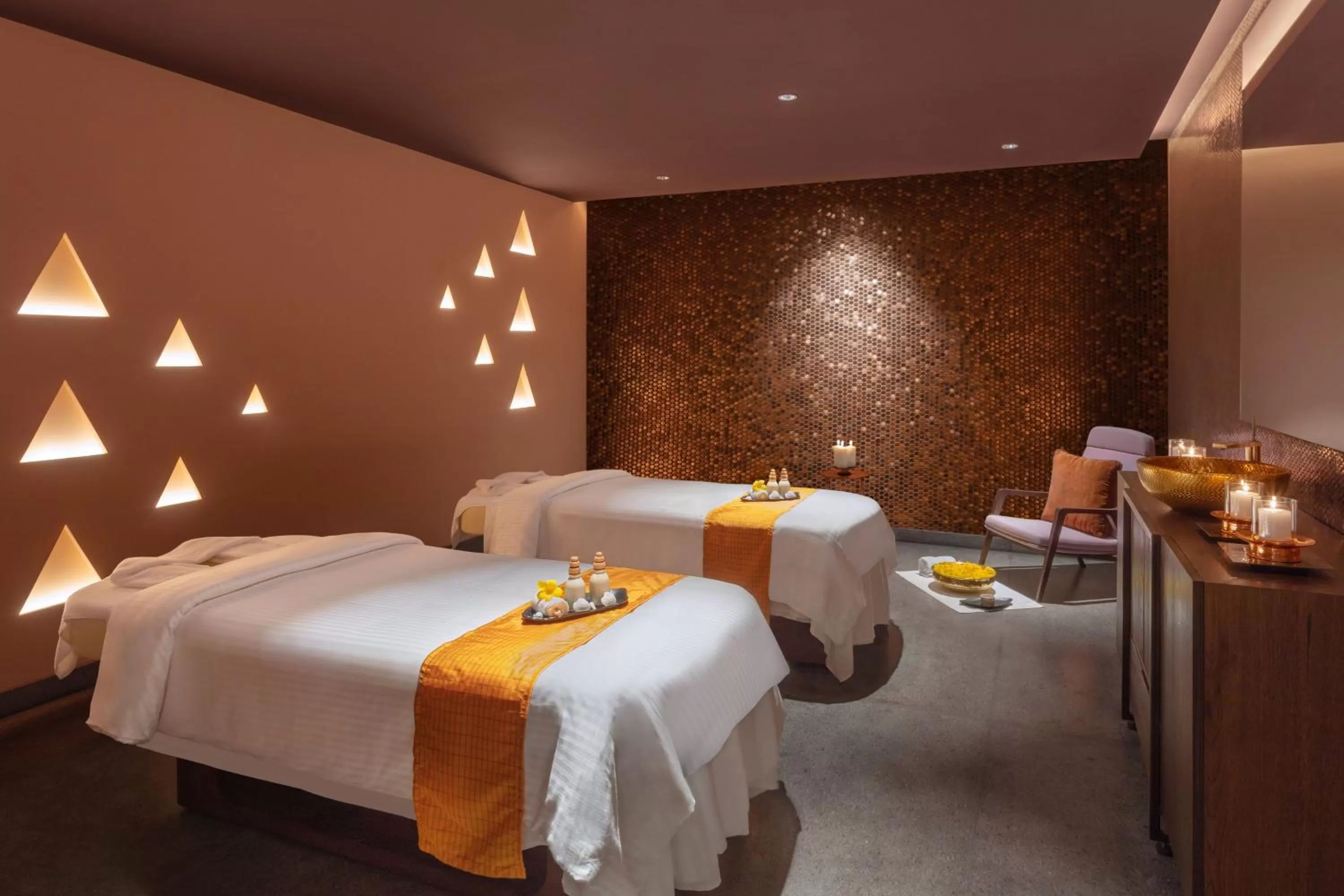 Spa and wellness centre/facilities, Bed in Sheraton Grand Chennai Resort & Spa