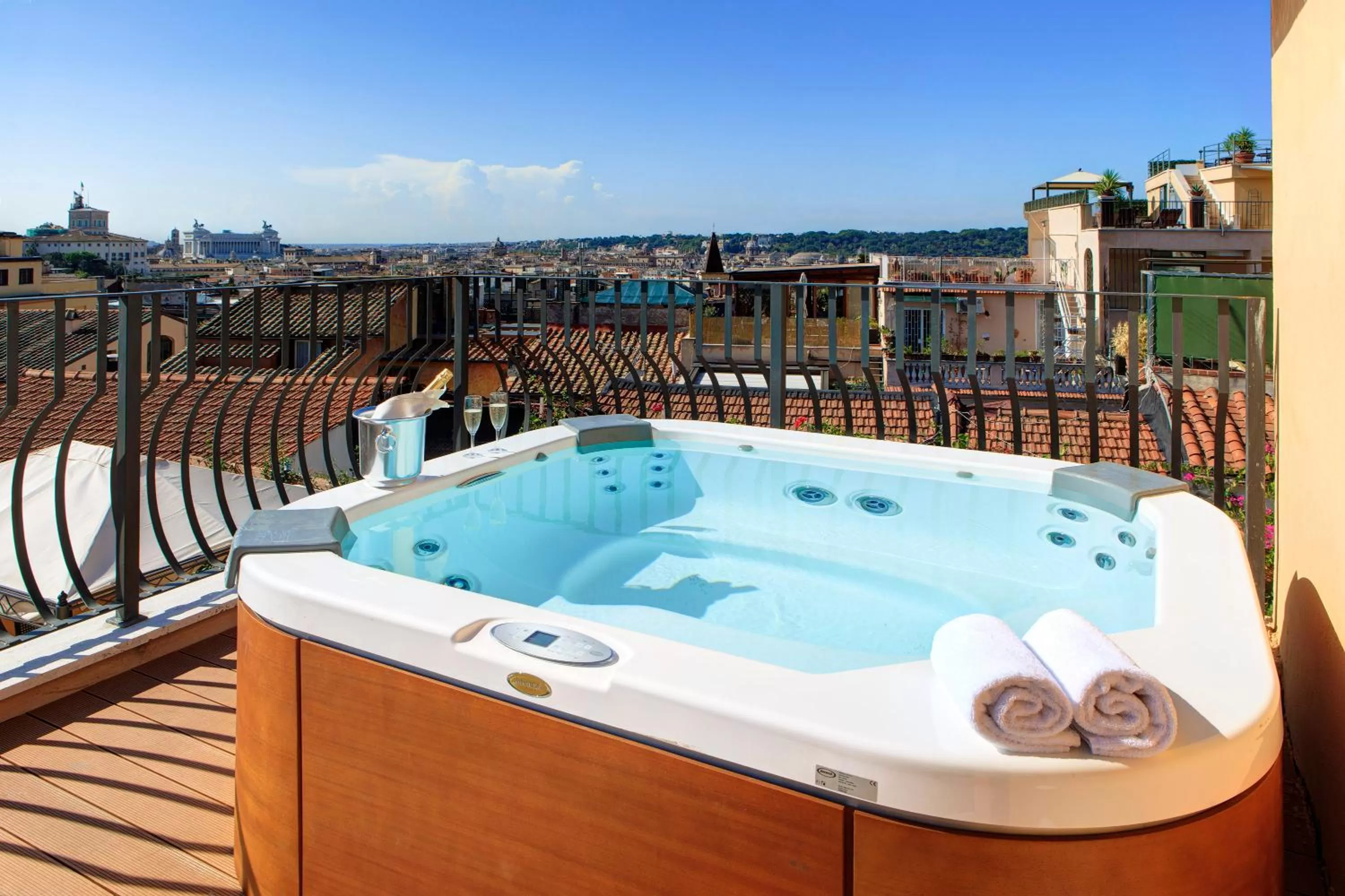 Property building in Hotel Degli Artisti