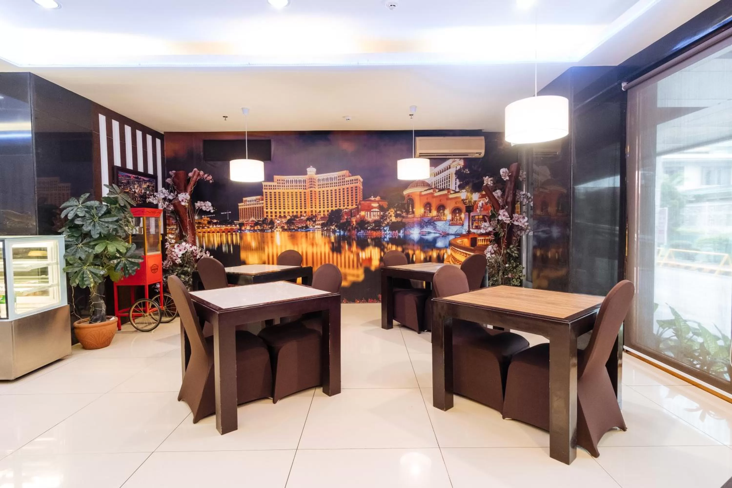 Restaurant/places to eat in Northpointe Residences