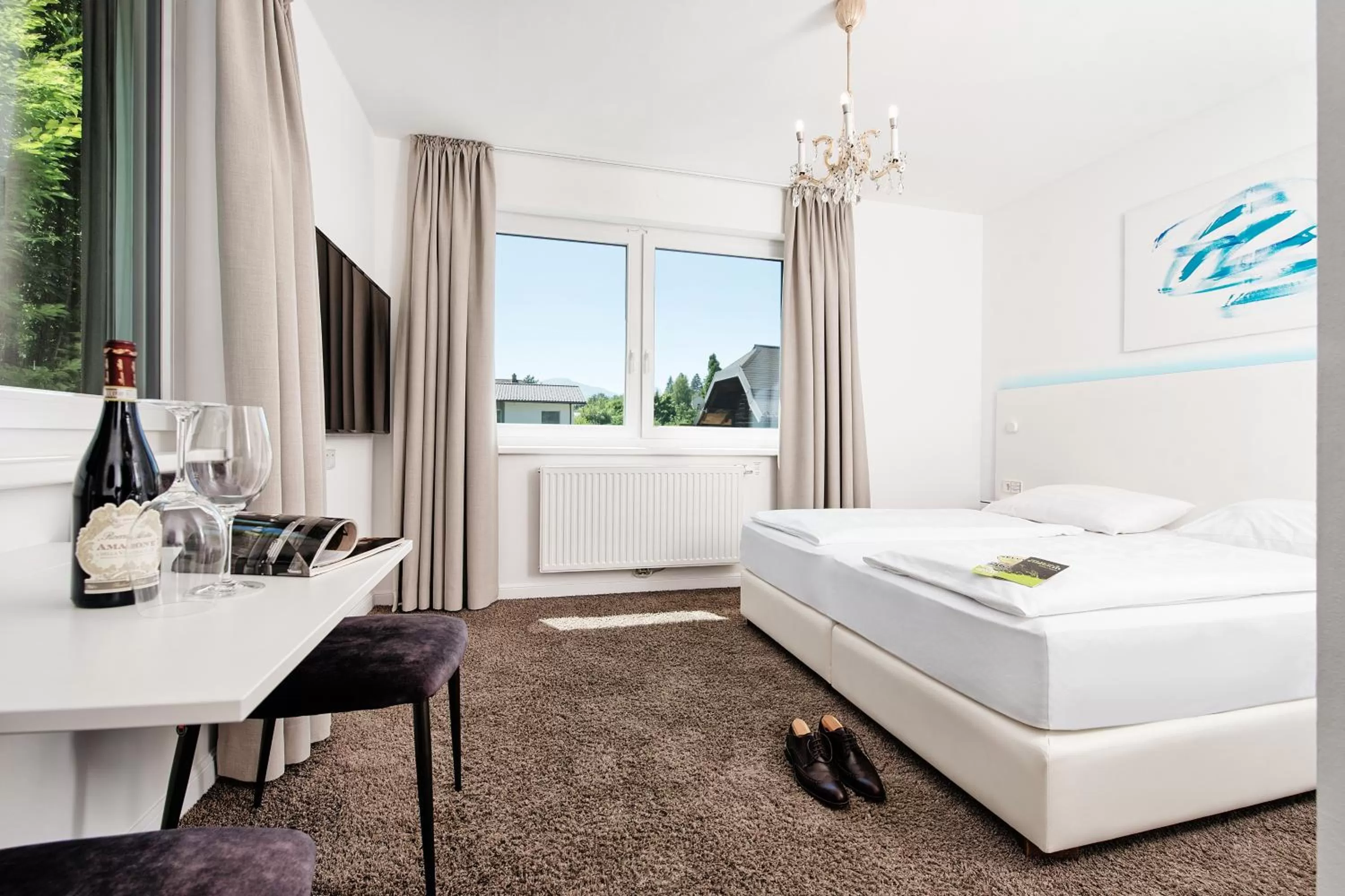 Photo of the whole room, Bed in Hotel Velden - 24 Checkin Zimmer im Zentrum