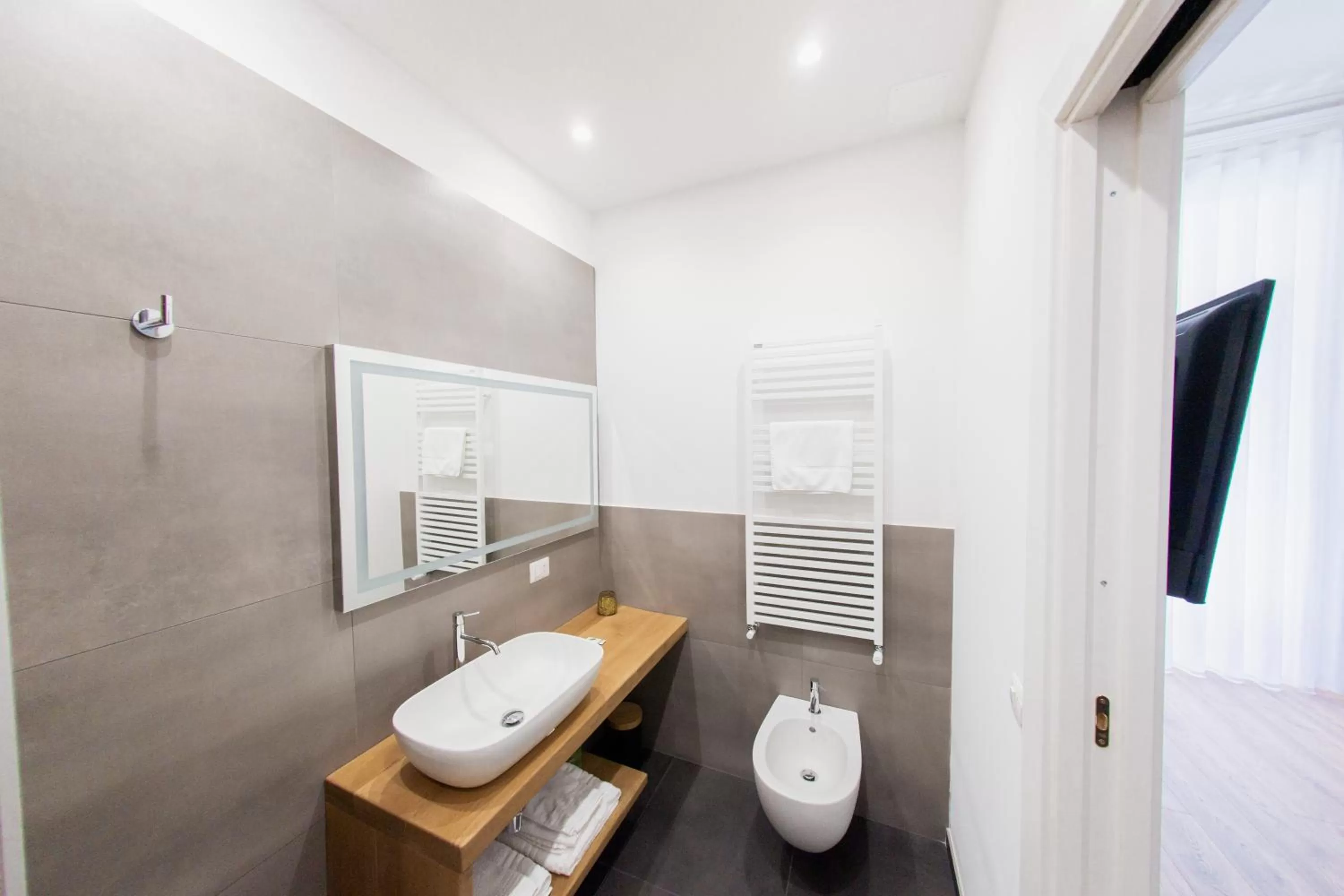 Toilet, Bathroom in Novecento