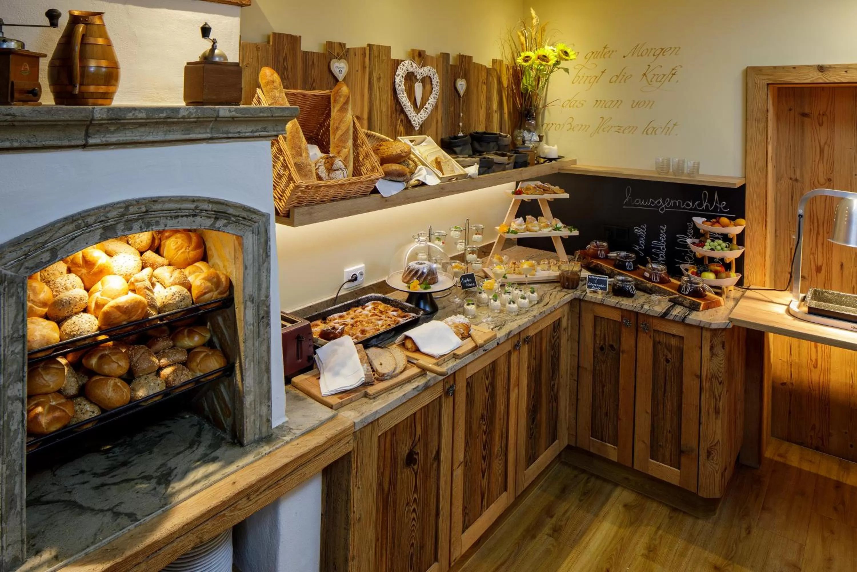 Buffet breakfast in Panorama Hotel Gasthof Leidingerhof