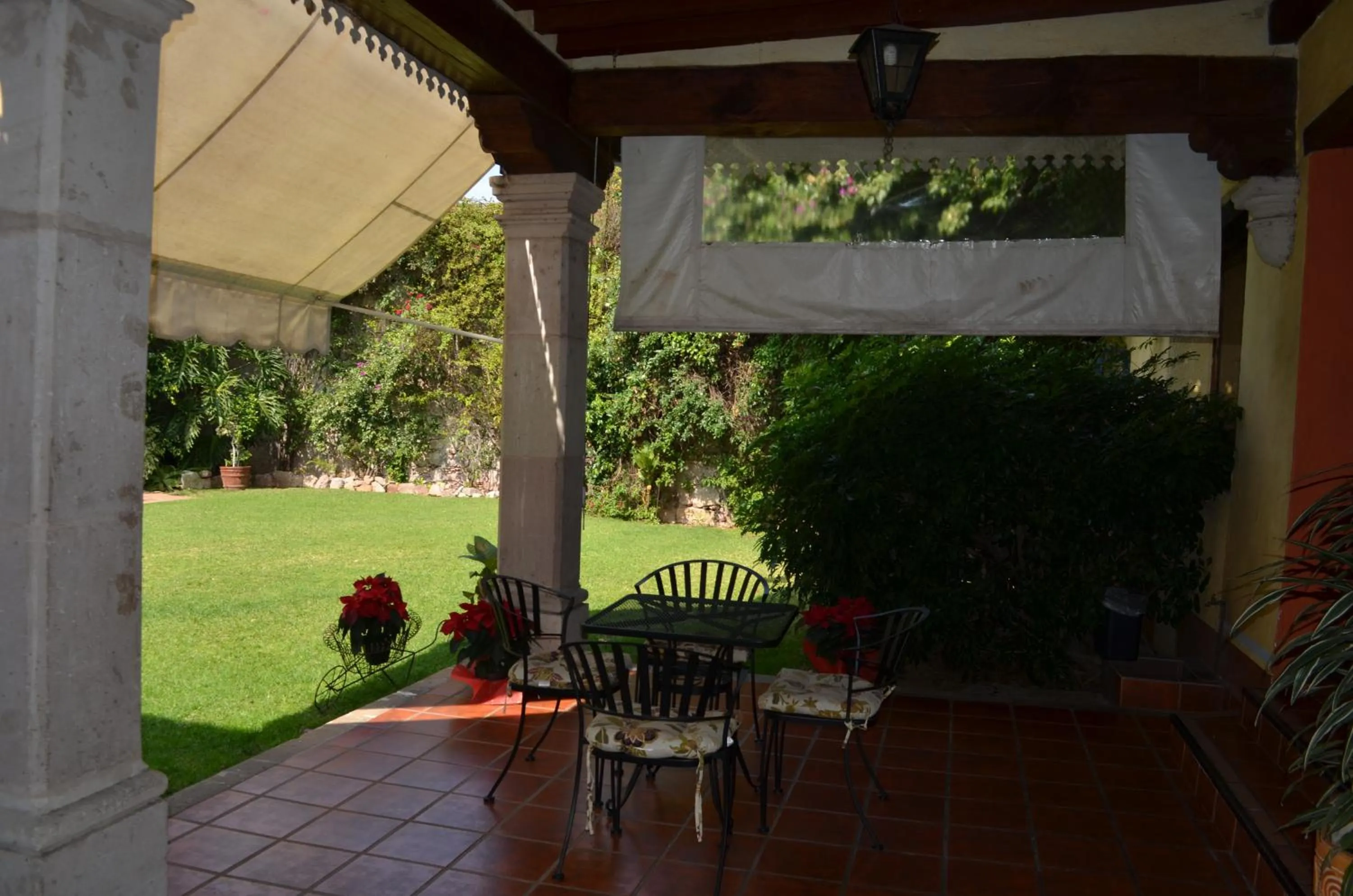 Patio in Howard Johnson by Wyndham Morelia Calle Real