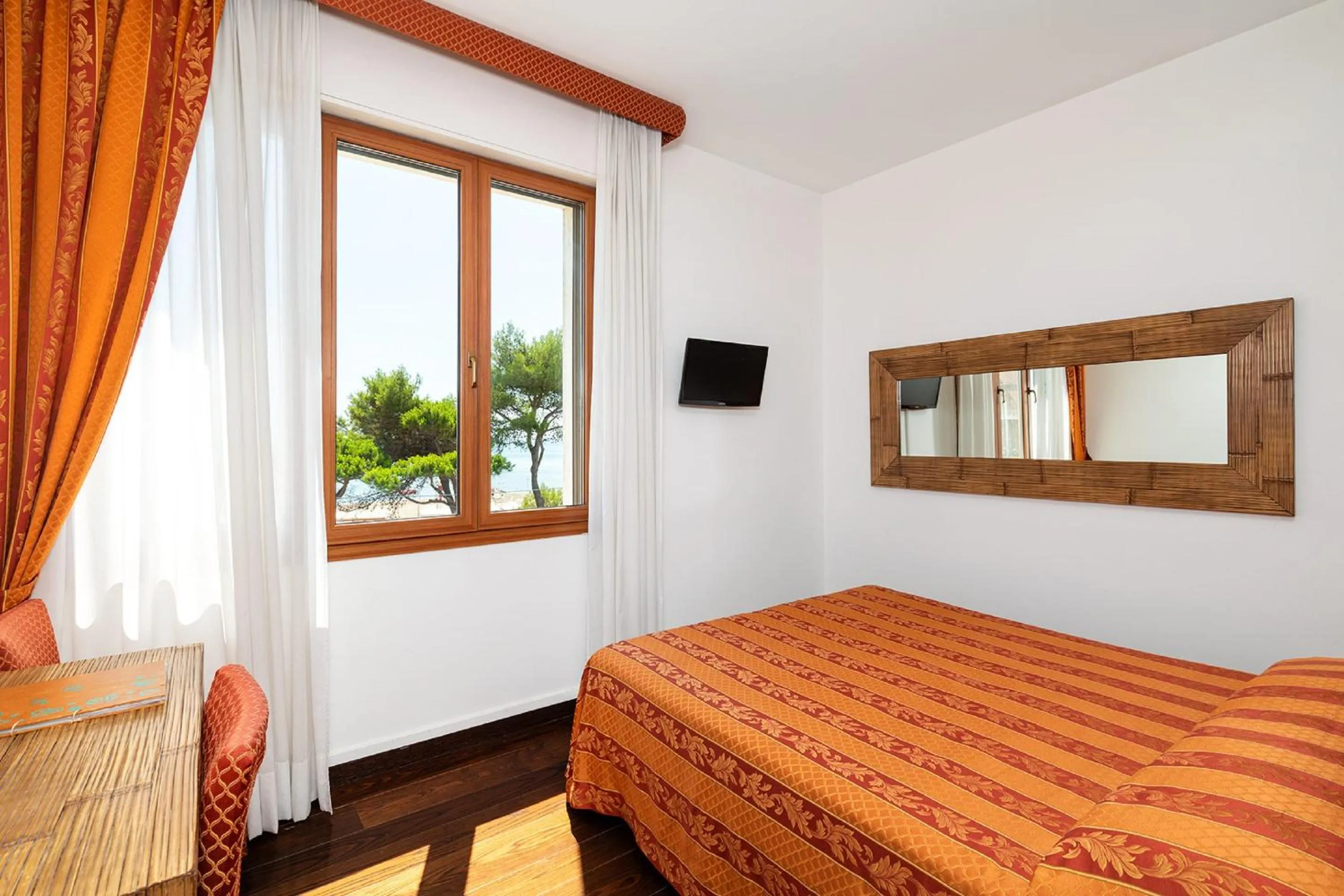 Single Room in Hotel Rivamare