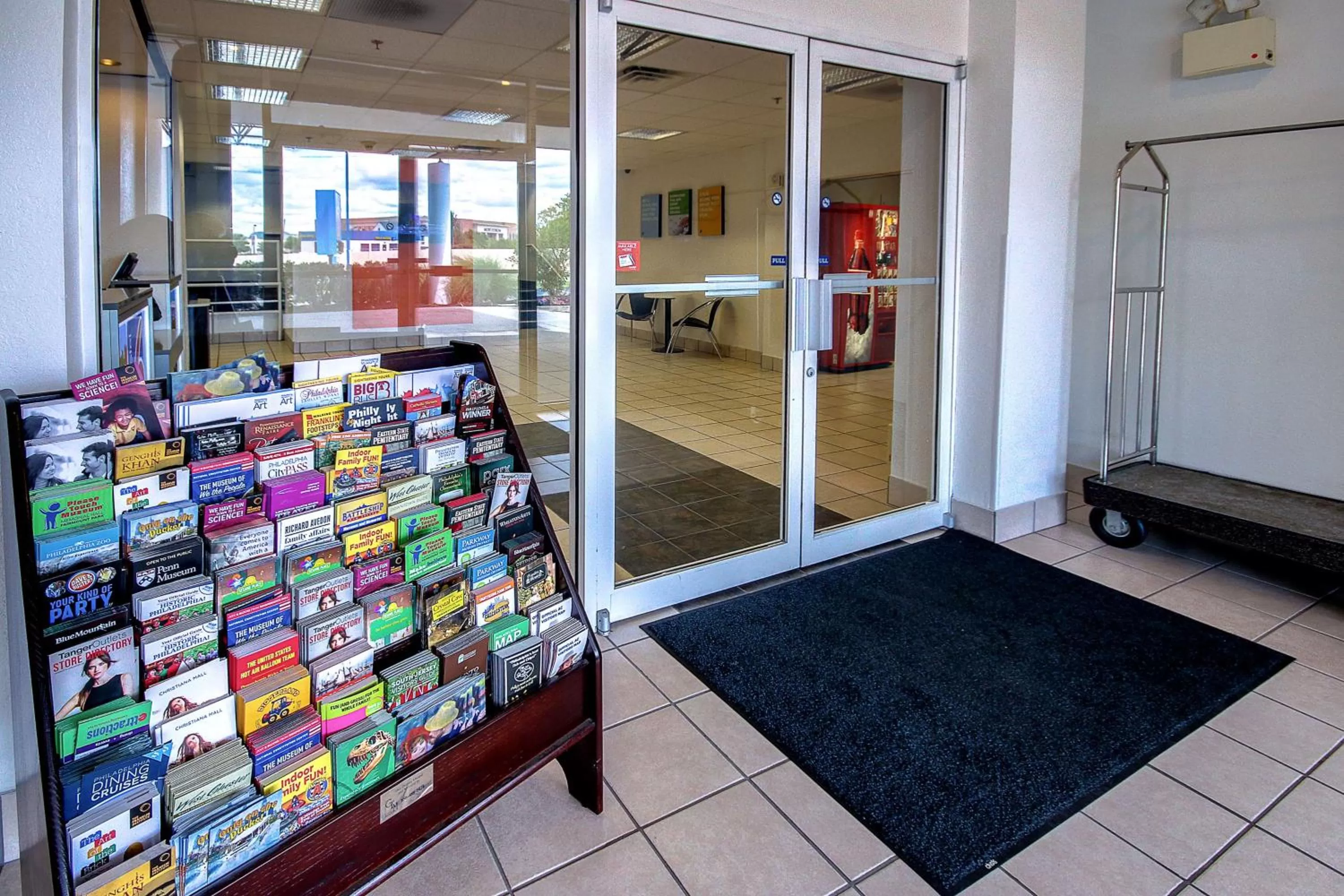 Facade/entrance in Motel 6 King Of Prussia PA