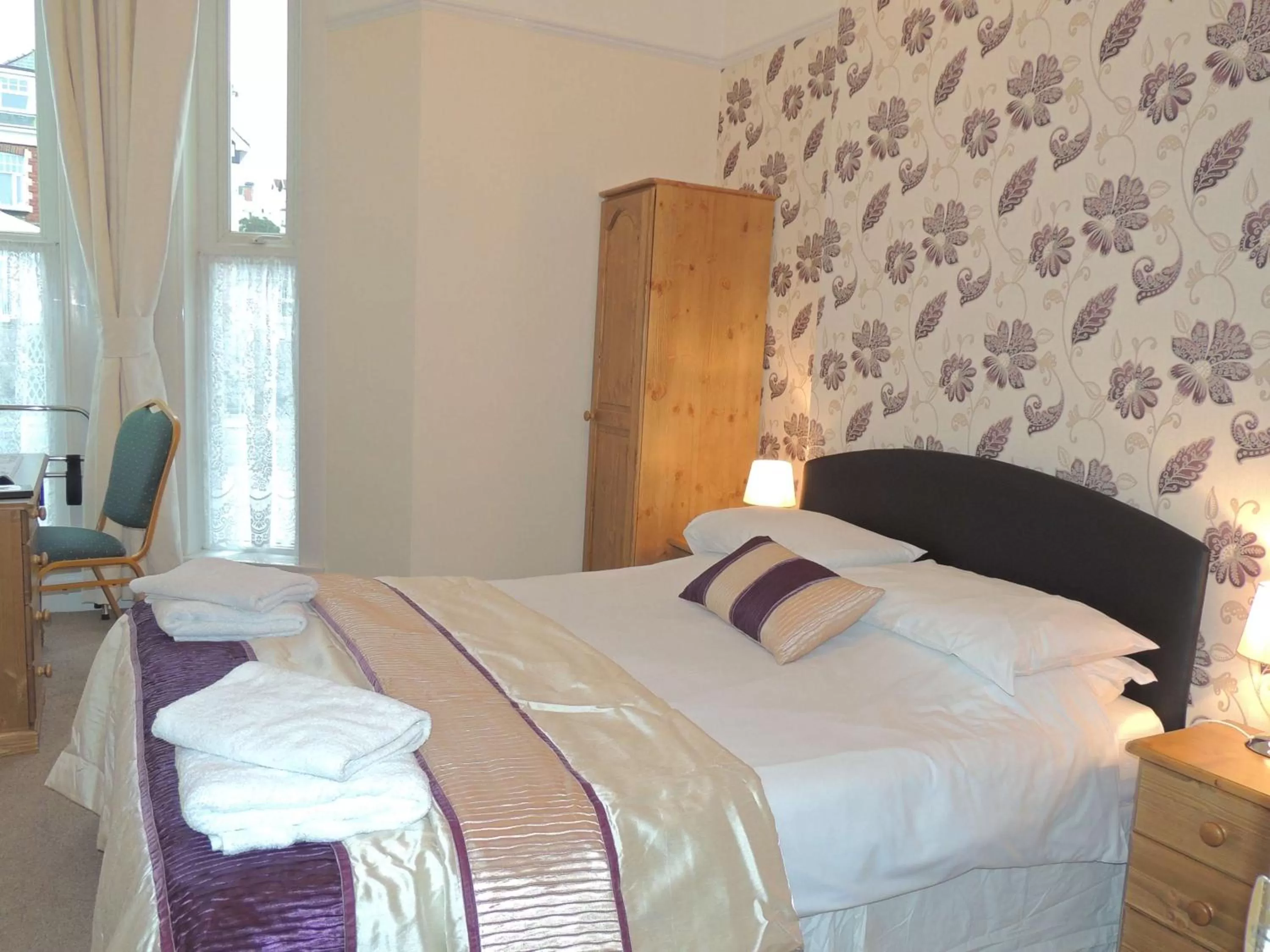 Bed in Paignton Court