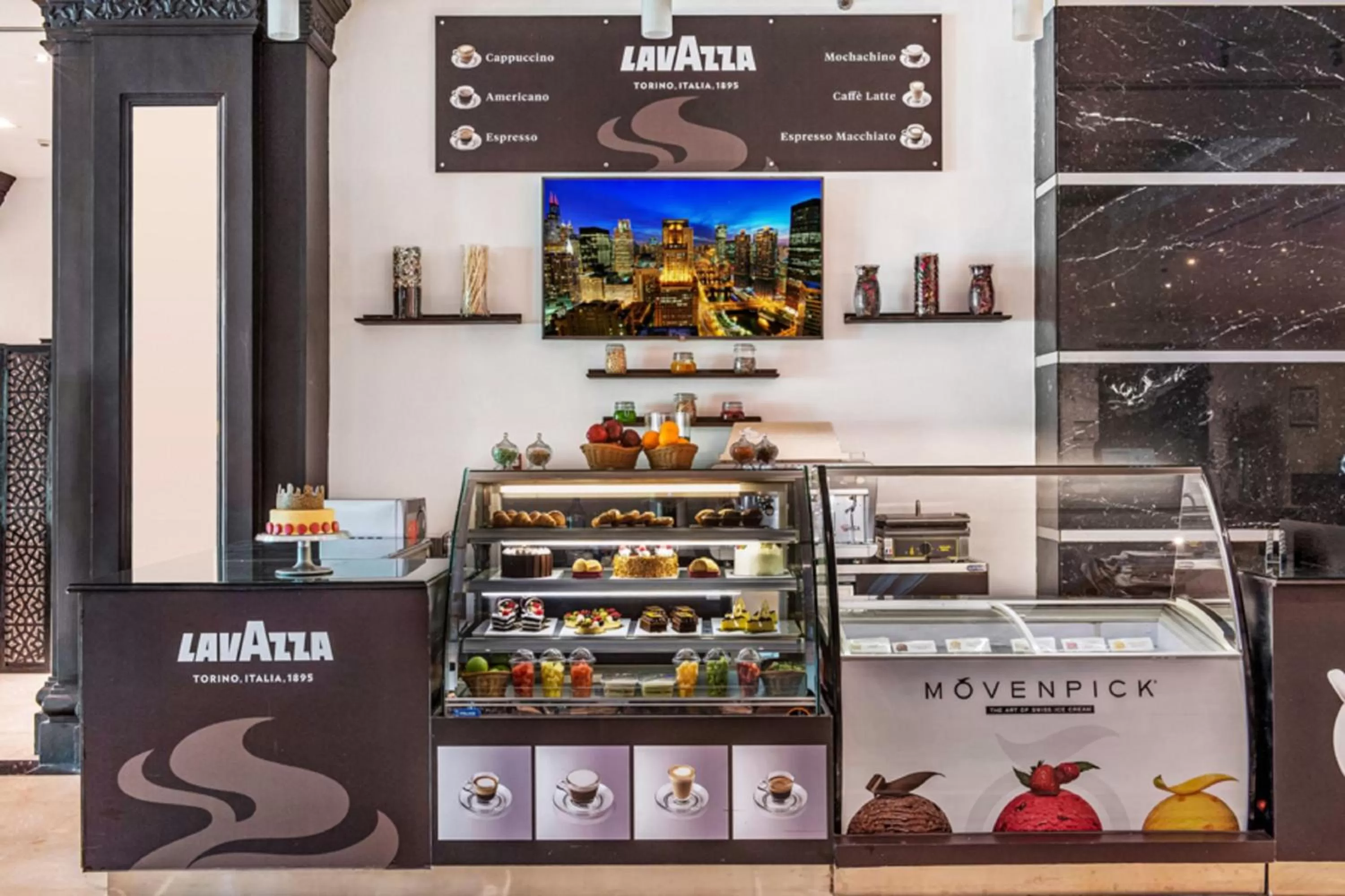 Restaurant/places to eat in Sunday Hotel Holiday international Dubai