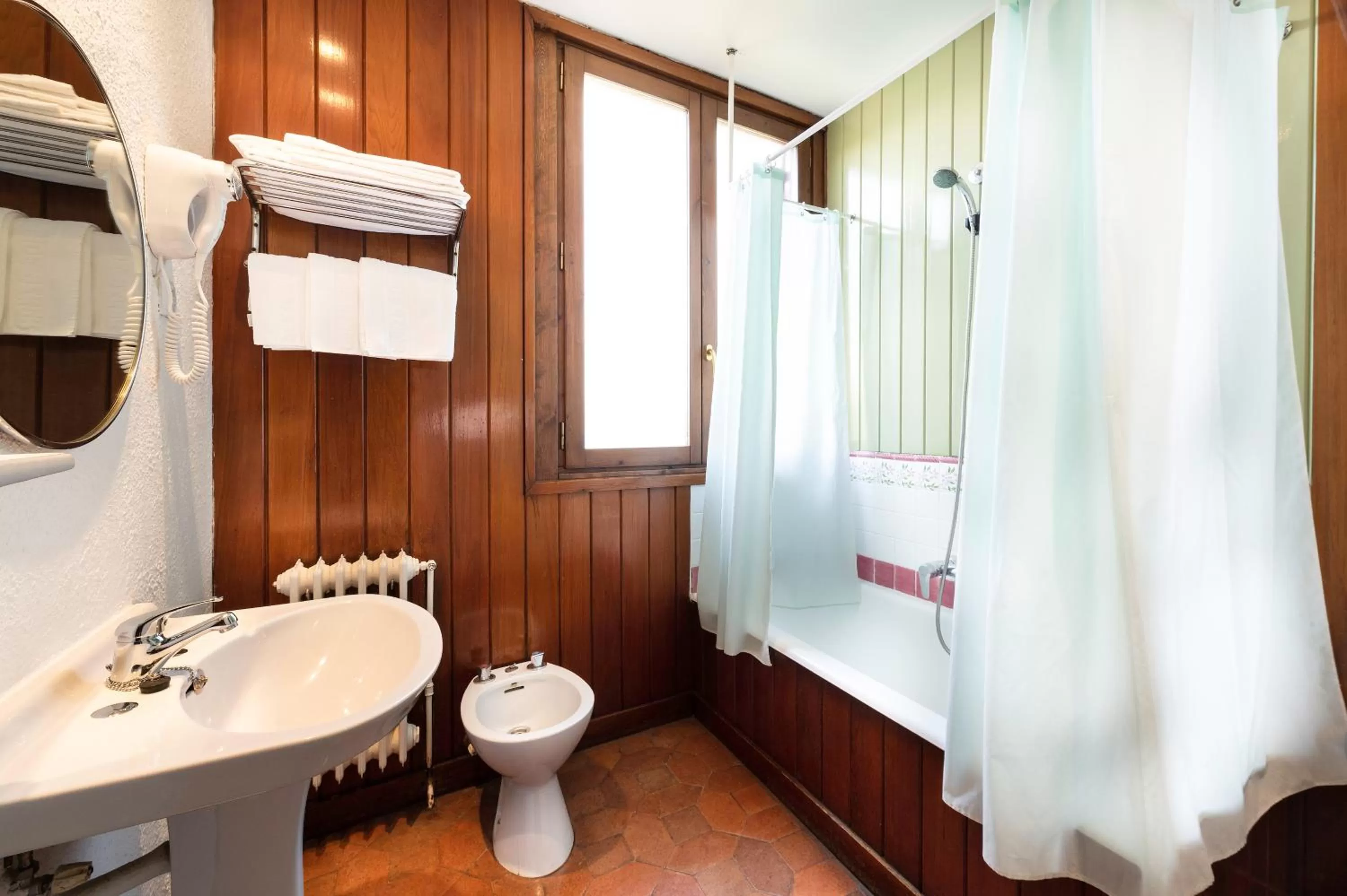 Double Room with Sofa Bed in Conde Aznar