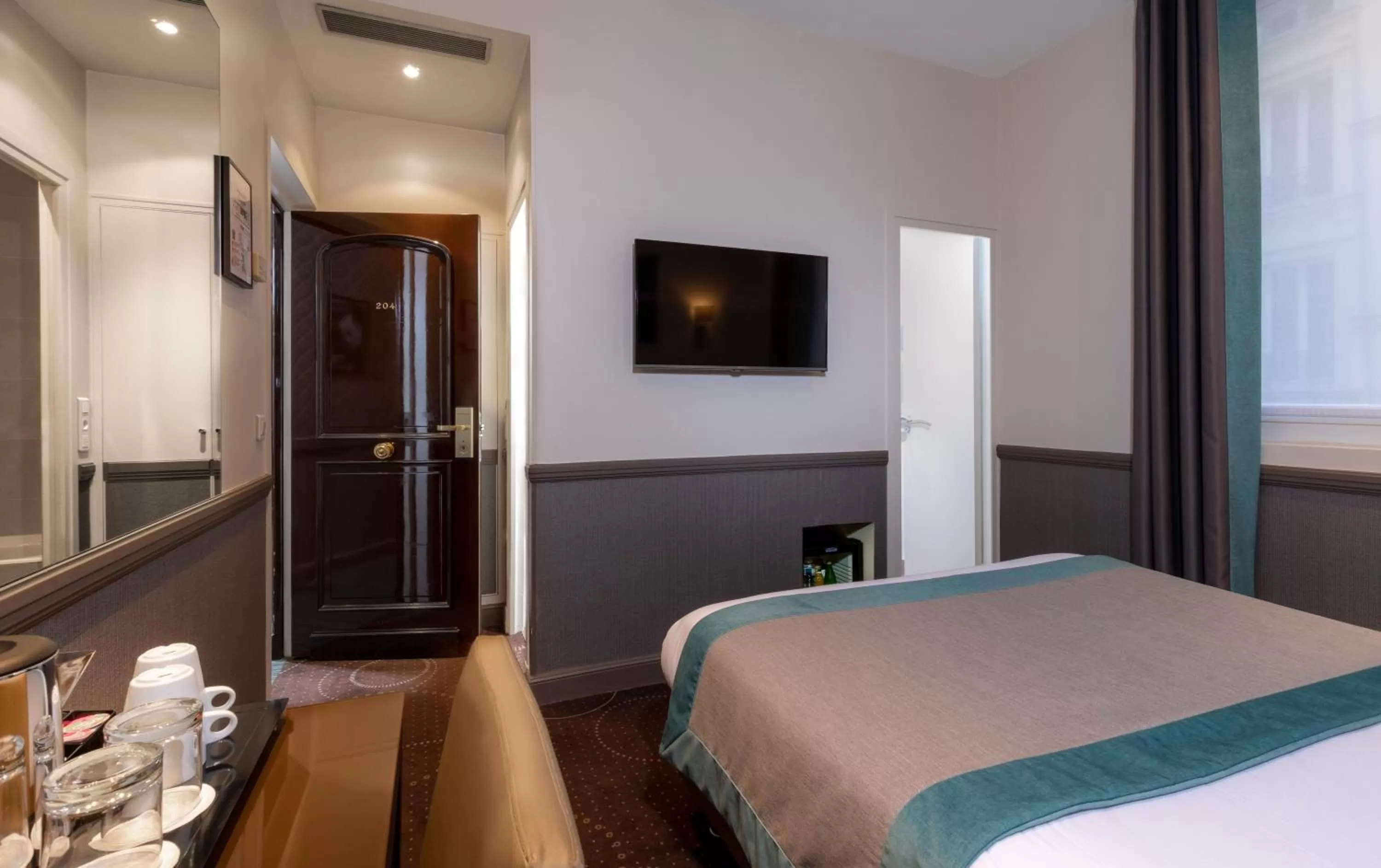 Bed in Elysées Ceramic