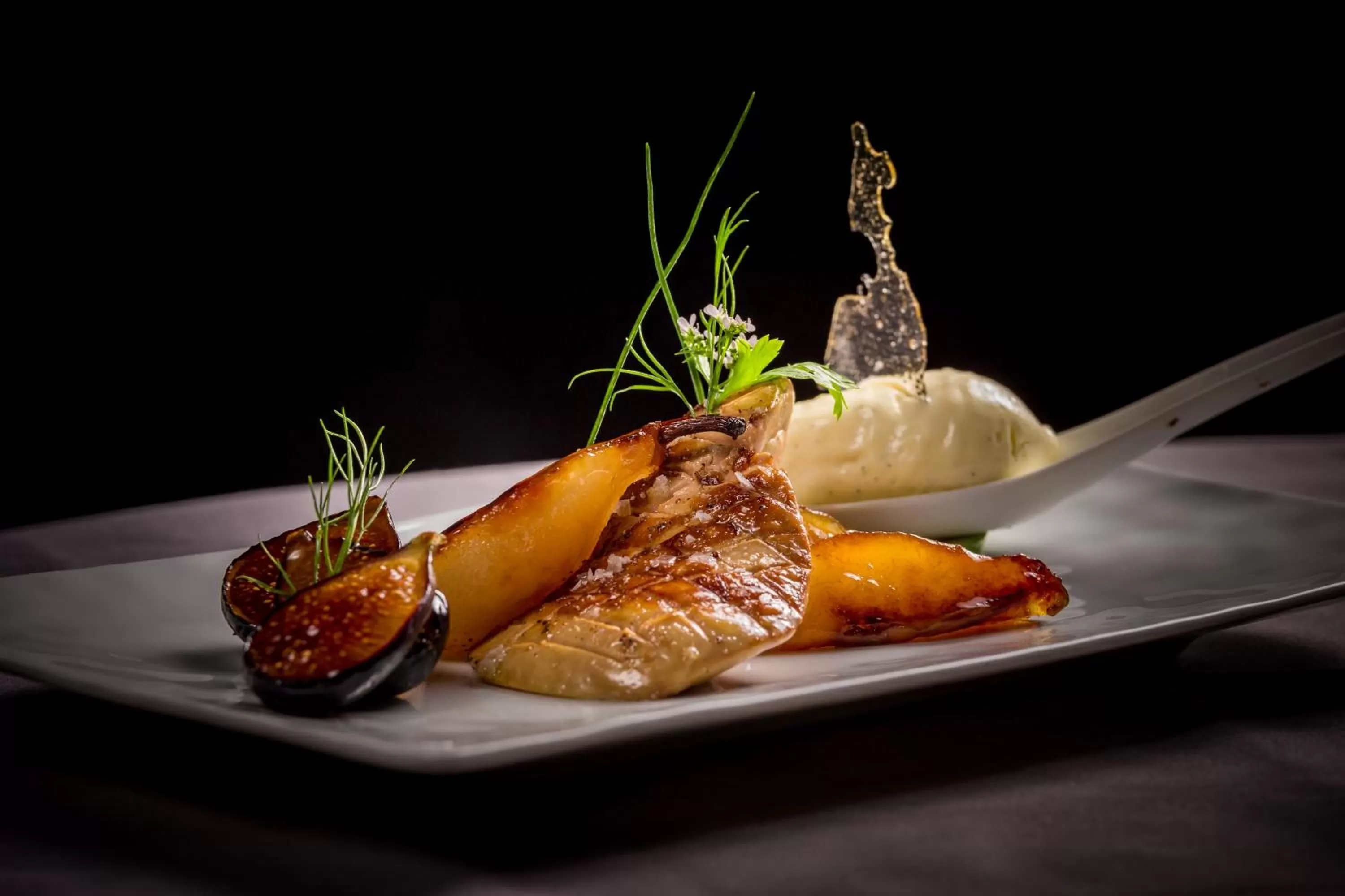 Food and drinks in Sofitel Marrakech Lounge and Spa