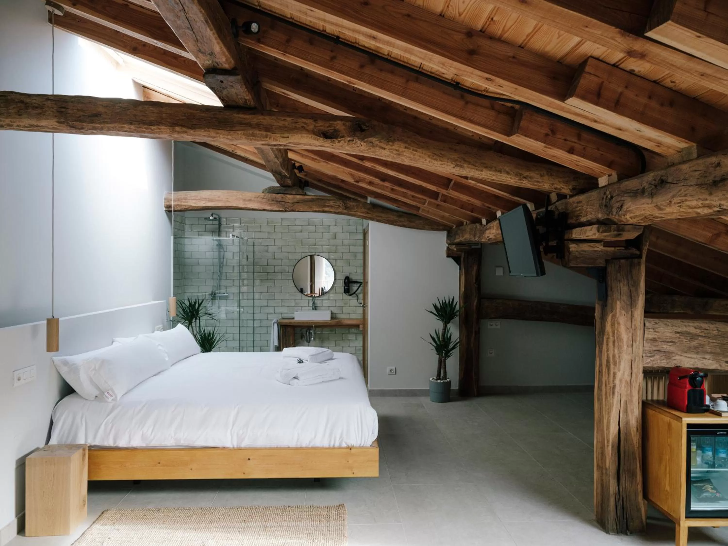 Bed in Hotel Nafarrola - Gastronomy & Wine