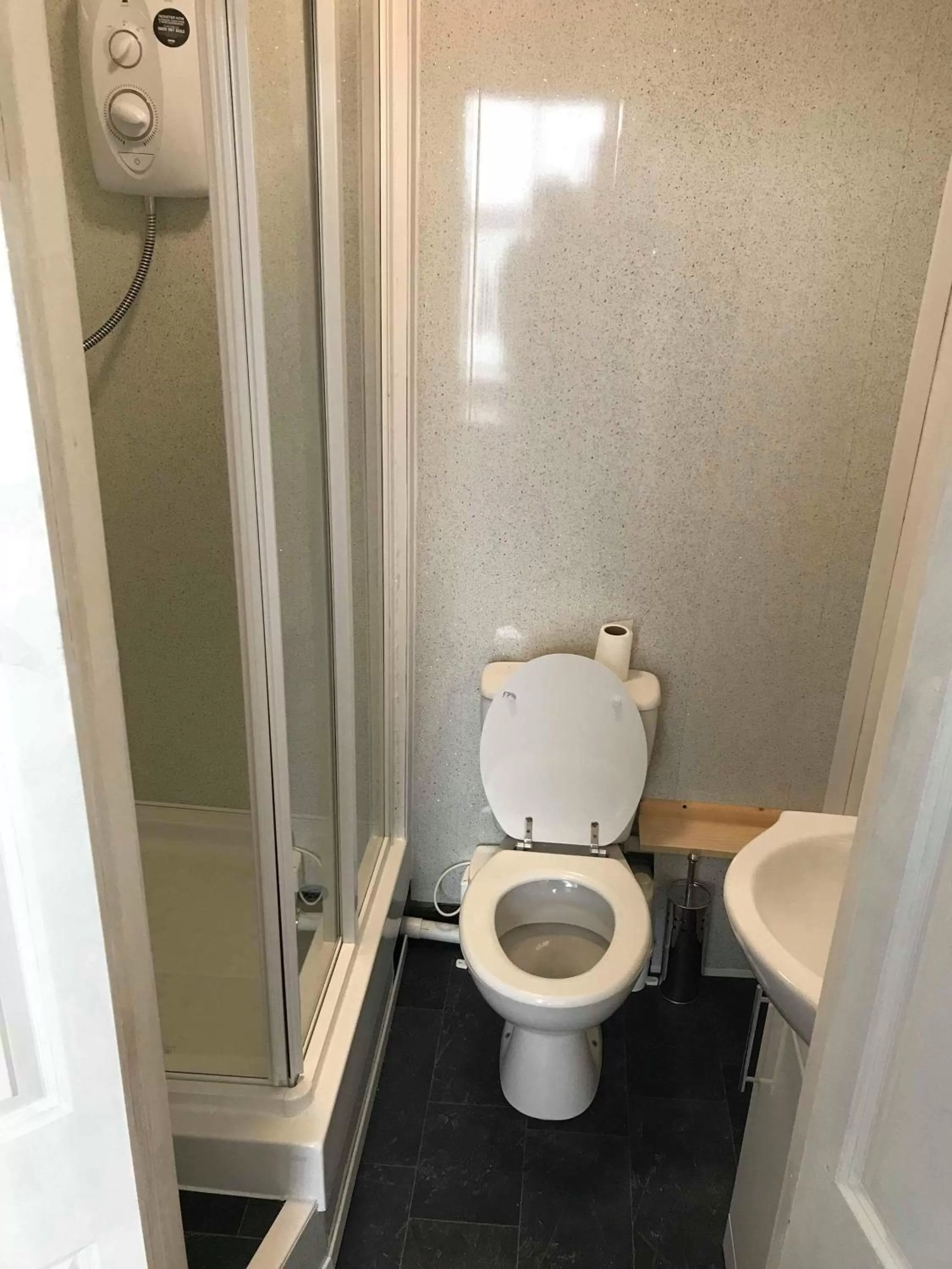 Bathroom in Anglesey Arms