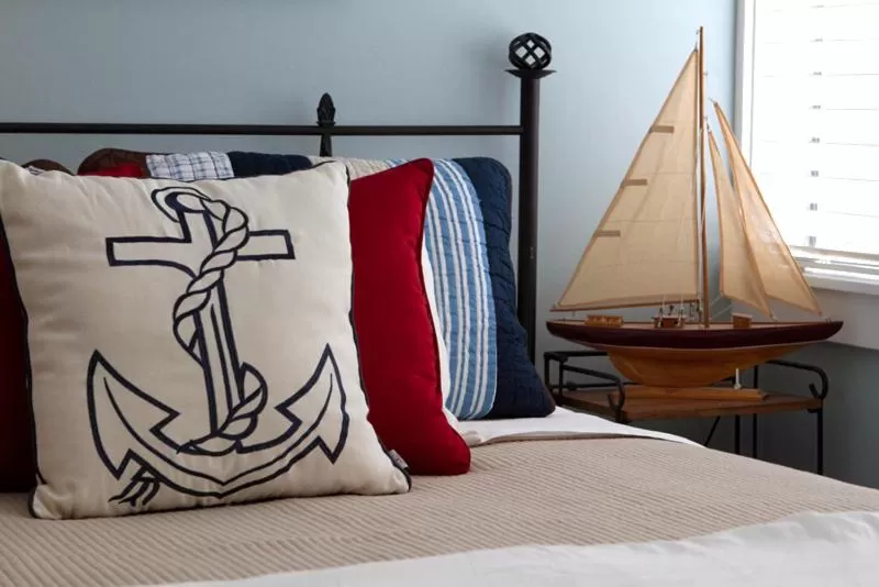 Bed in Blue Heron Inn