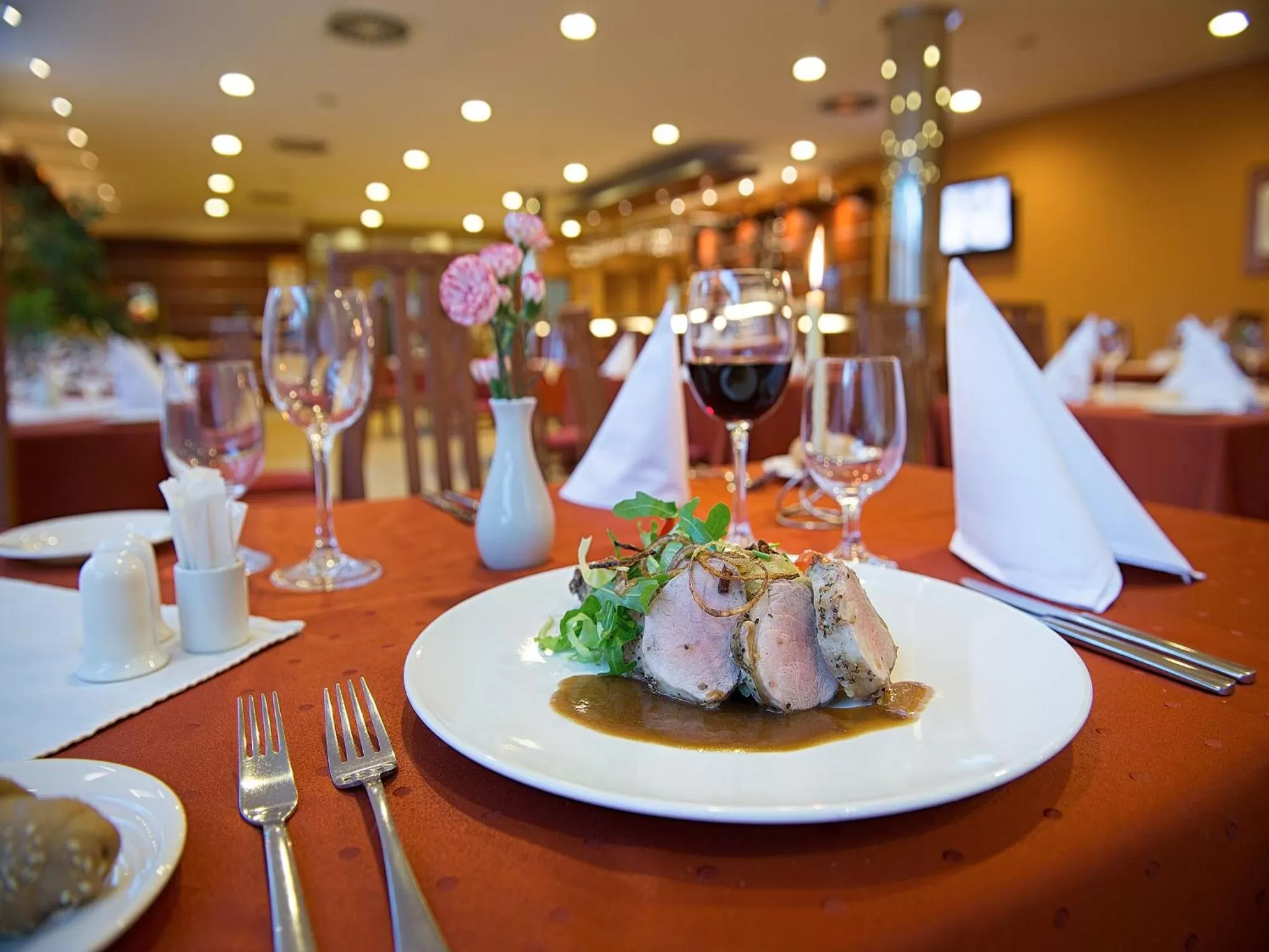 Food and drinks in Ramada Airport Hotel Prague