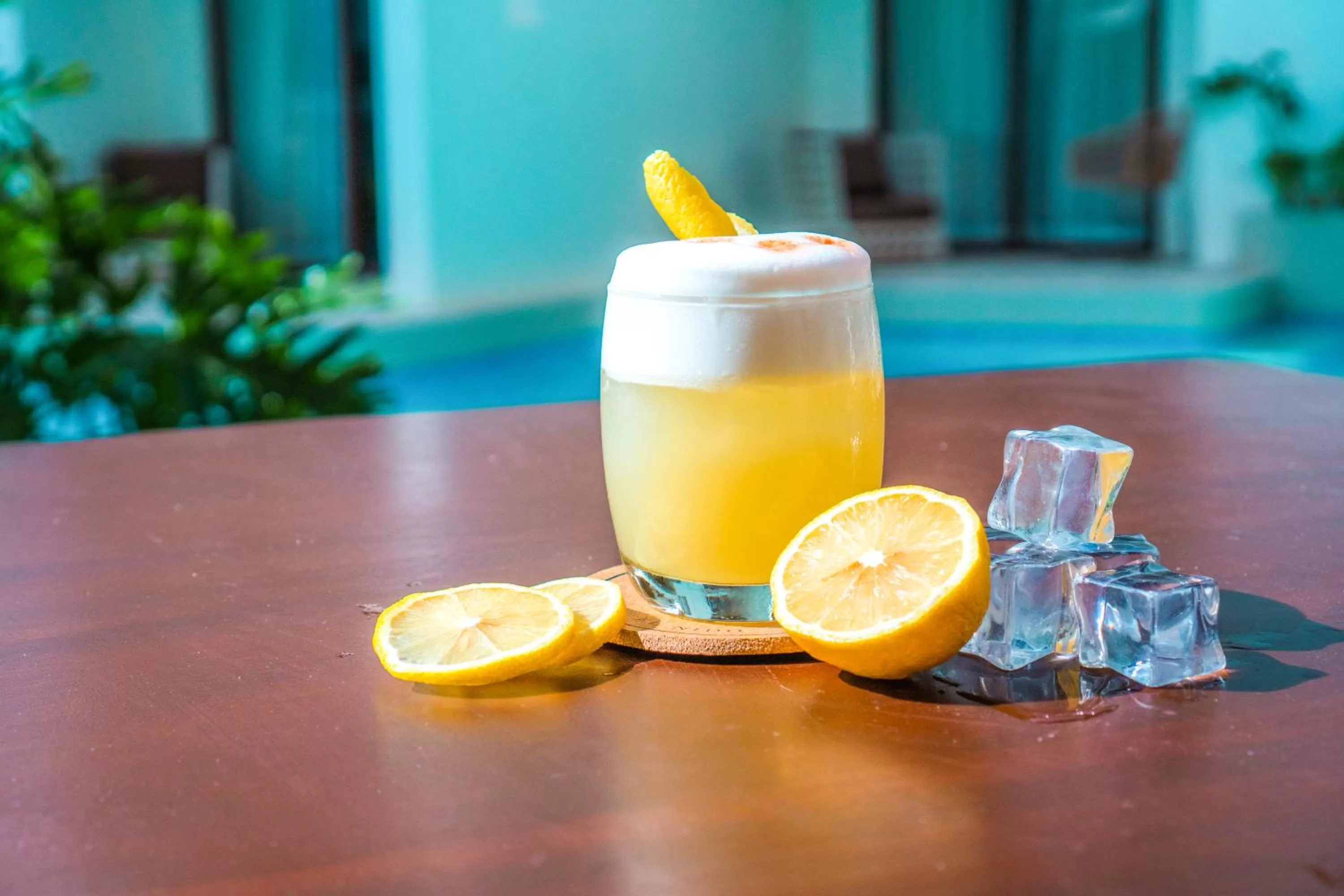 Food and drinks in Charlie's El Nido Managed by HII