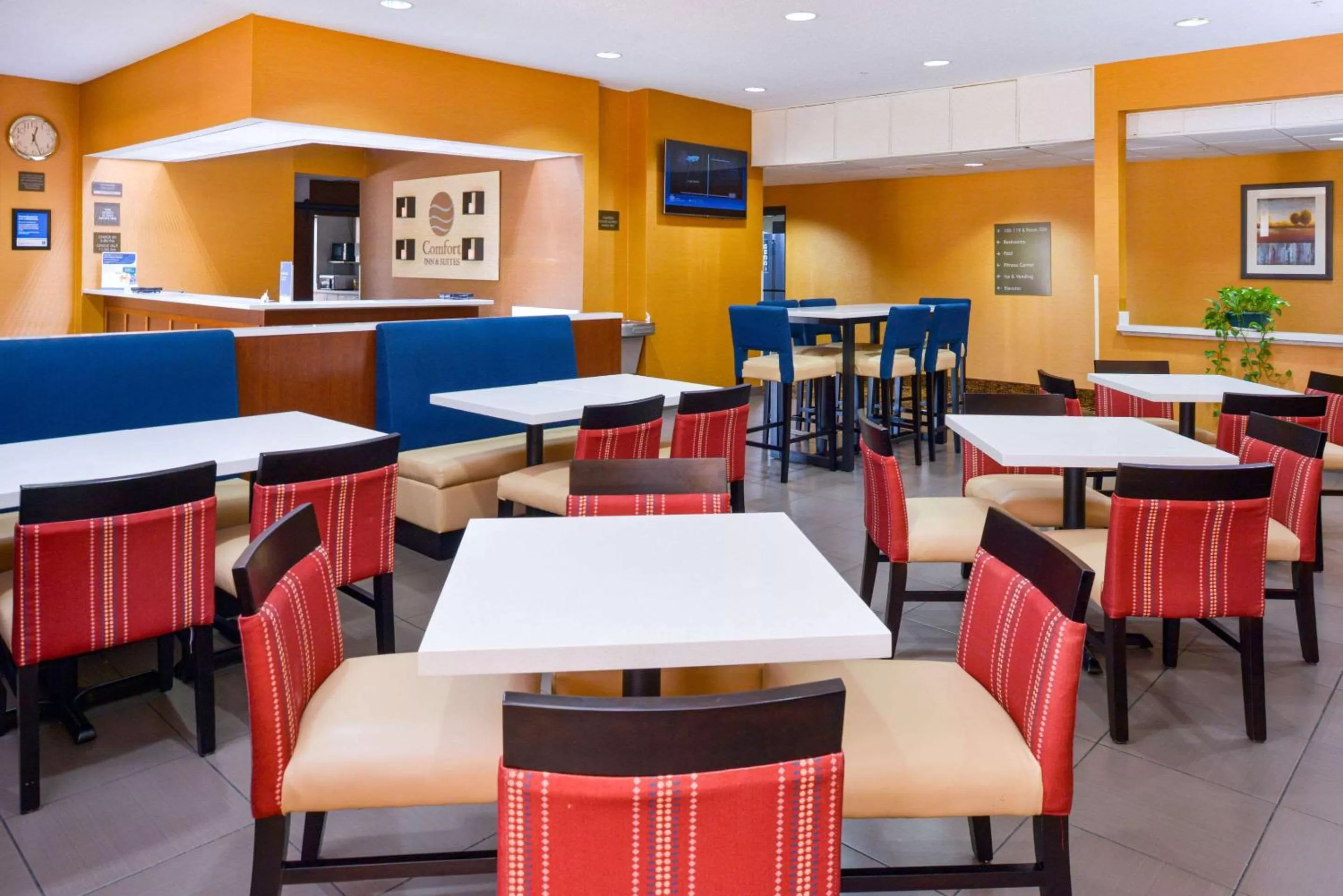 Restaurant/places to eat in Holiday Inn Express & Suites Joplin Southeast by IHG