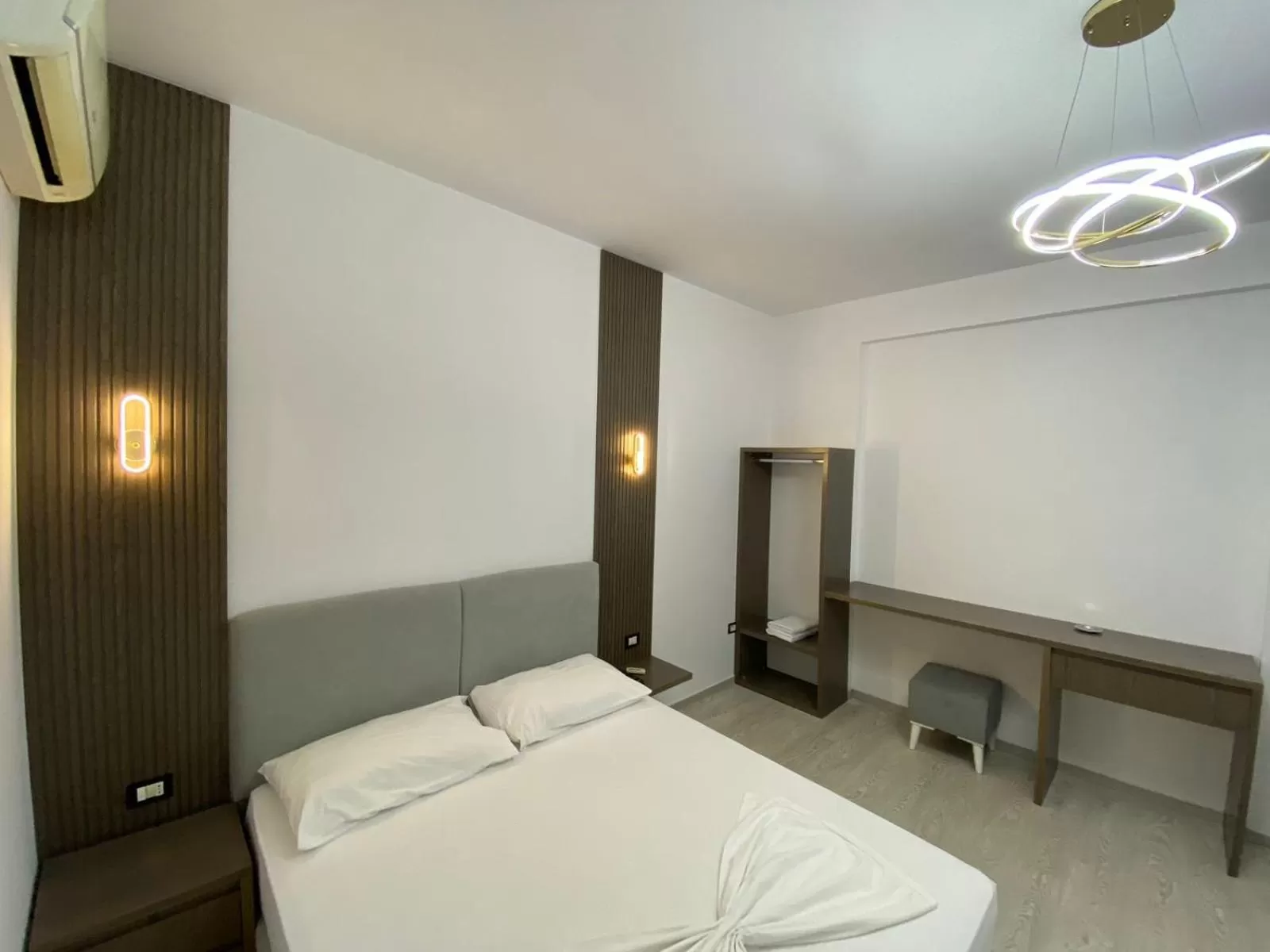 Bed in Hotel Kaloshi