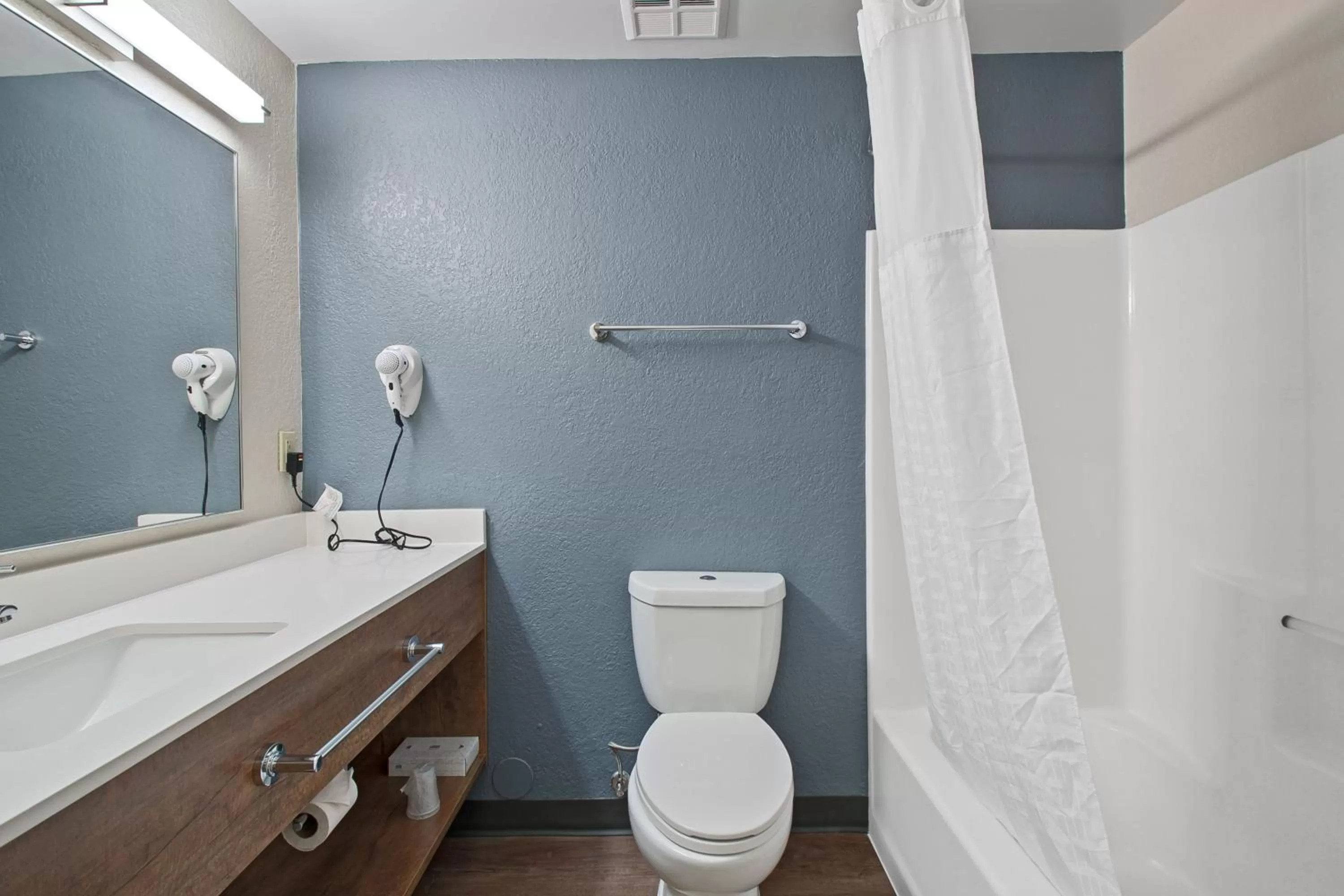 Bathroom in Extended Stay America Suites - Boston - Burlington