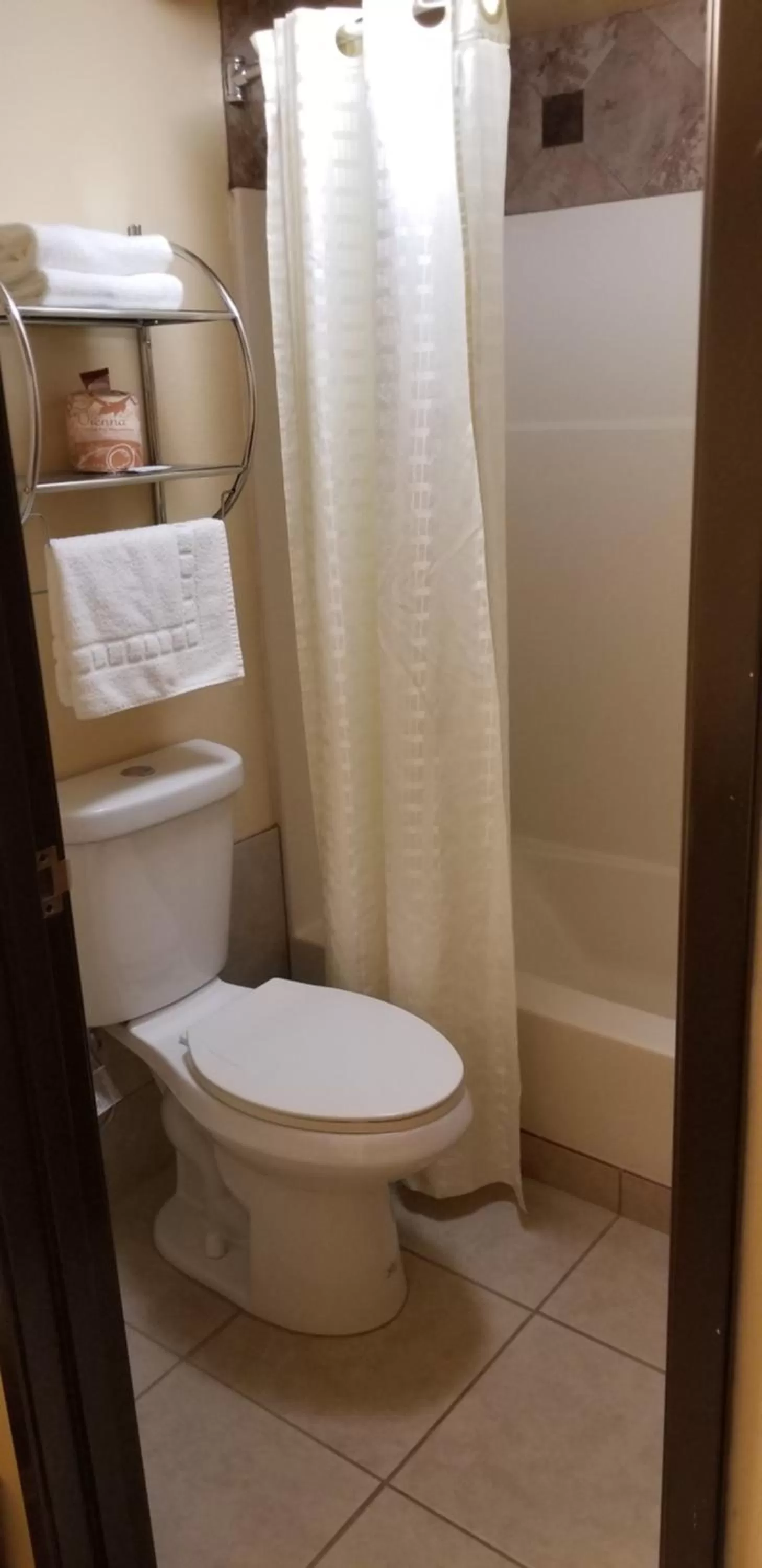 Shower in Days Inn by Wyndham Winnemucca