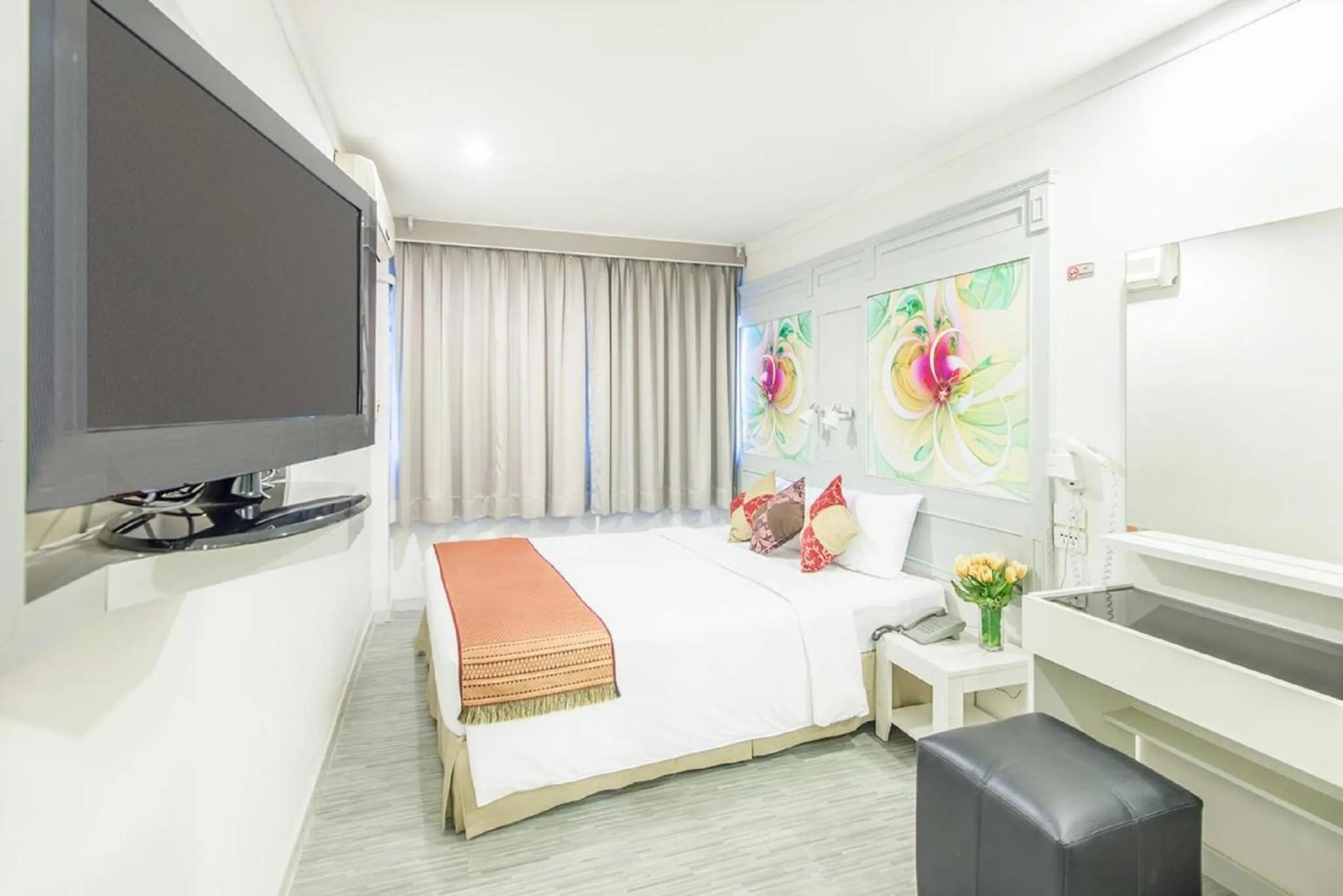 TV and multimedia, Bed in Pratunam City Inn