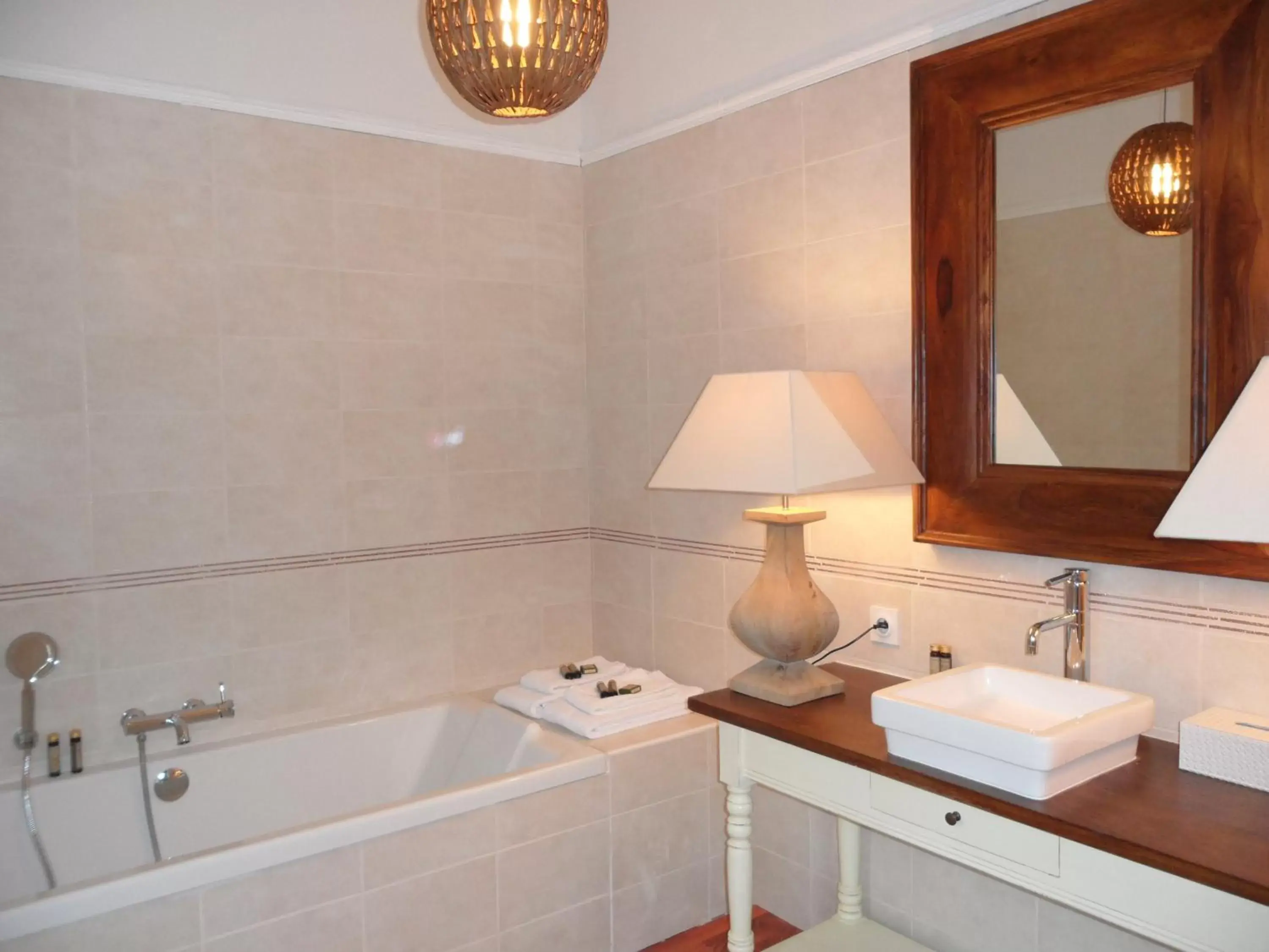 Deluxe Suite in Château Les 4 Saisons Deluxe Suite in Château Les 4 Saisons