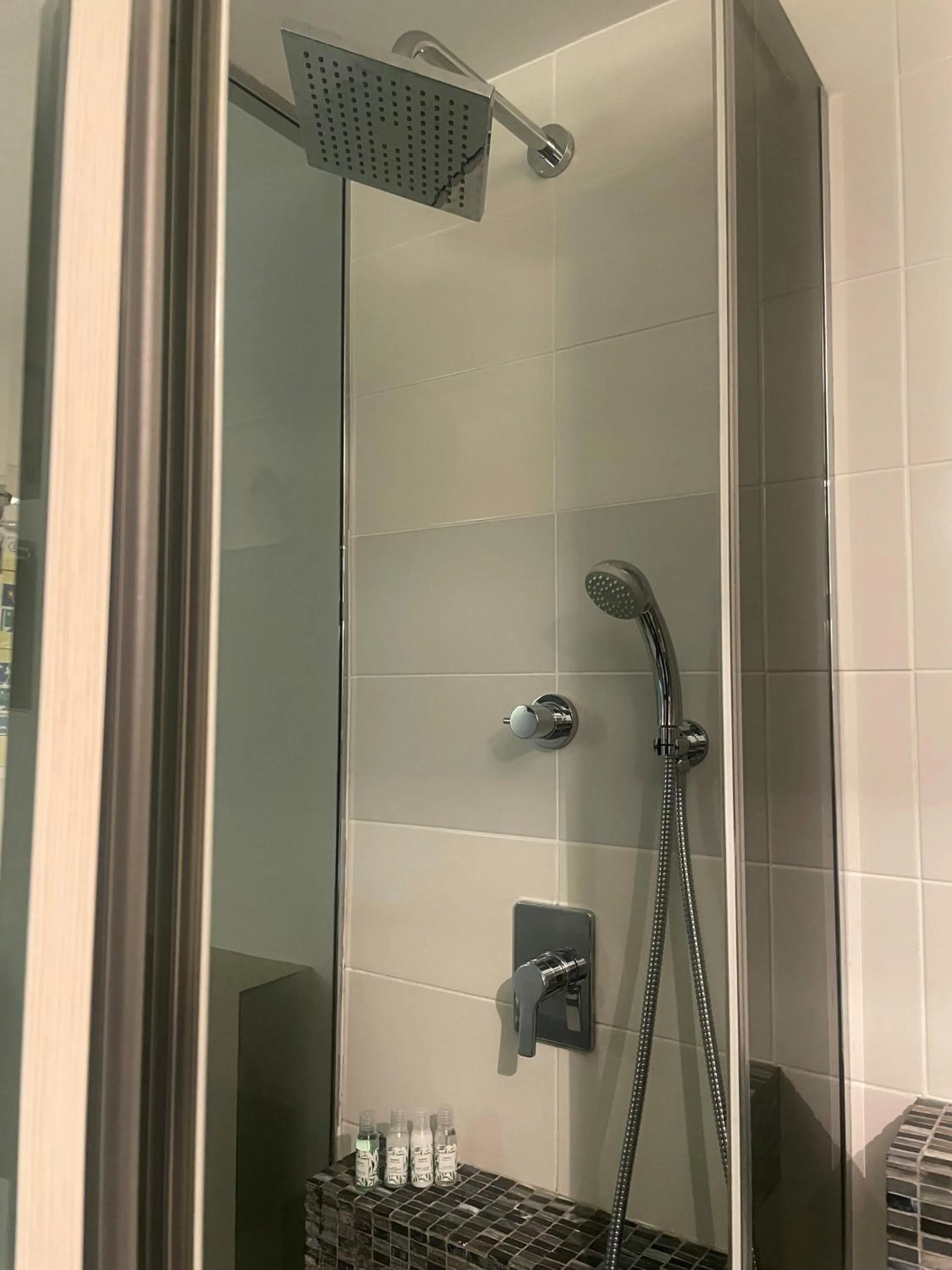 Bathroom in Hôtel Anna Livia