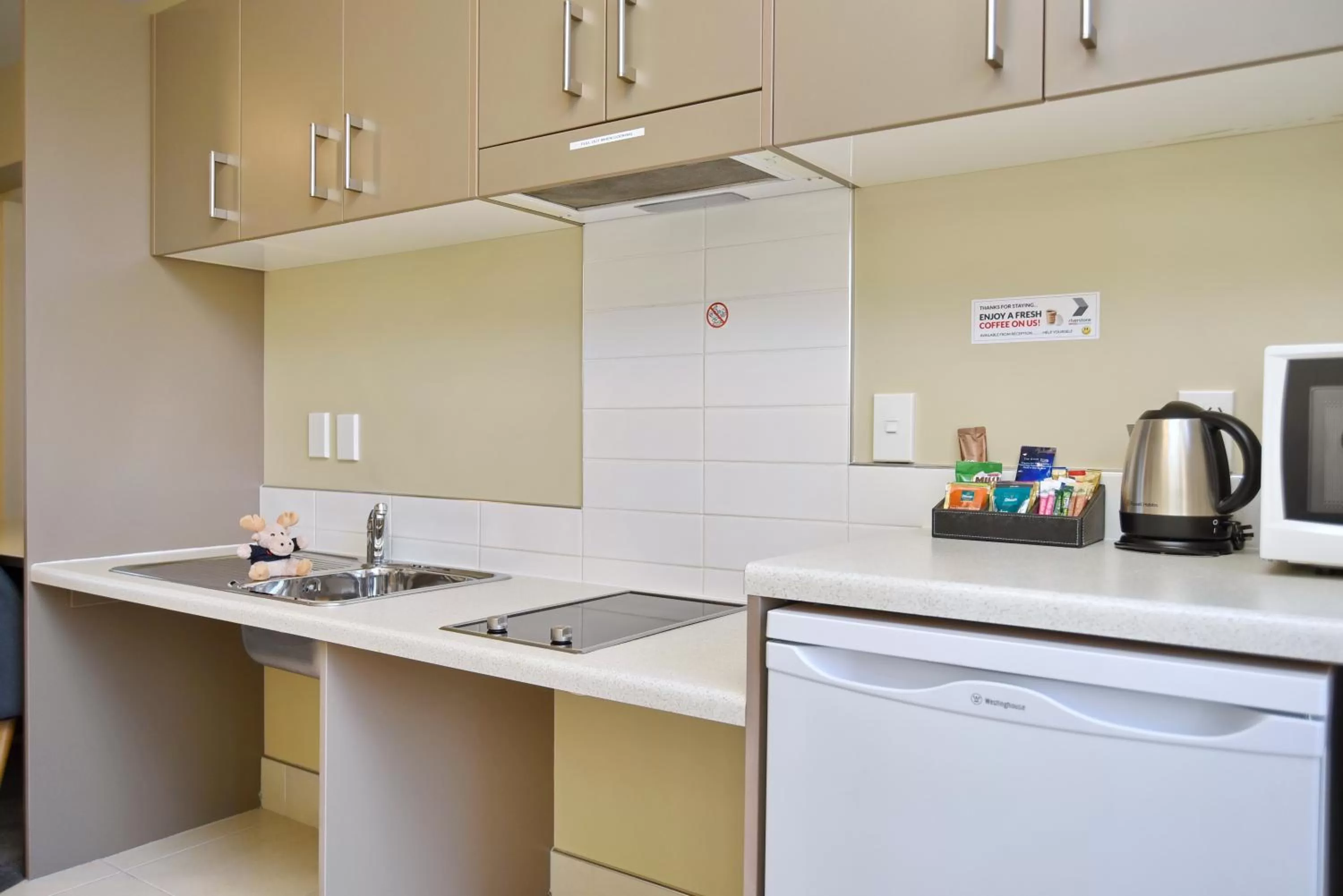 Coffee/tea facilities, Kitchen/Kitchenette in The Riverstone