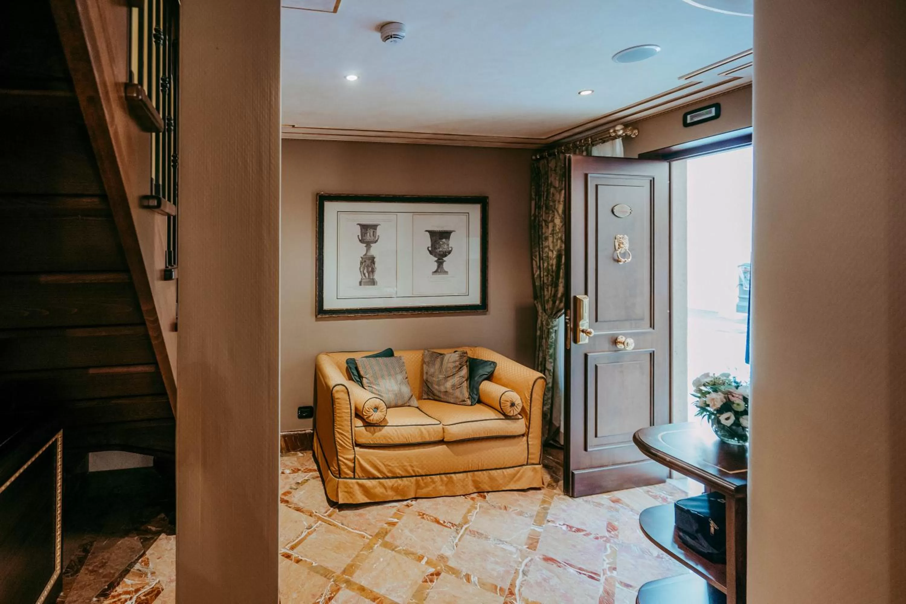 Living room in River Palace Hotel