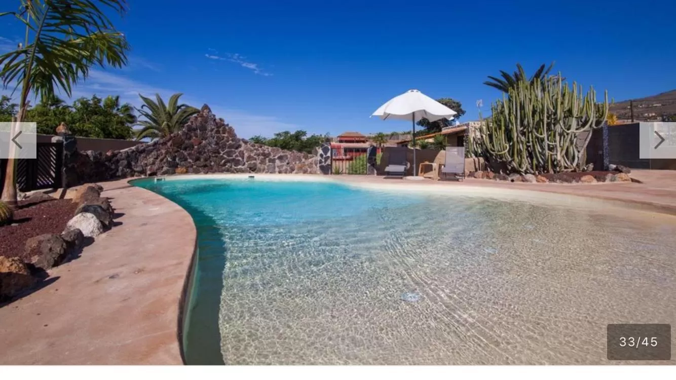Swimming pool, Beach in Paraiso villas