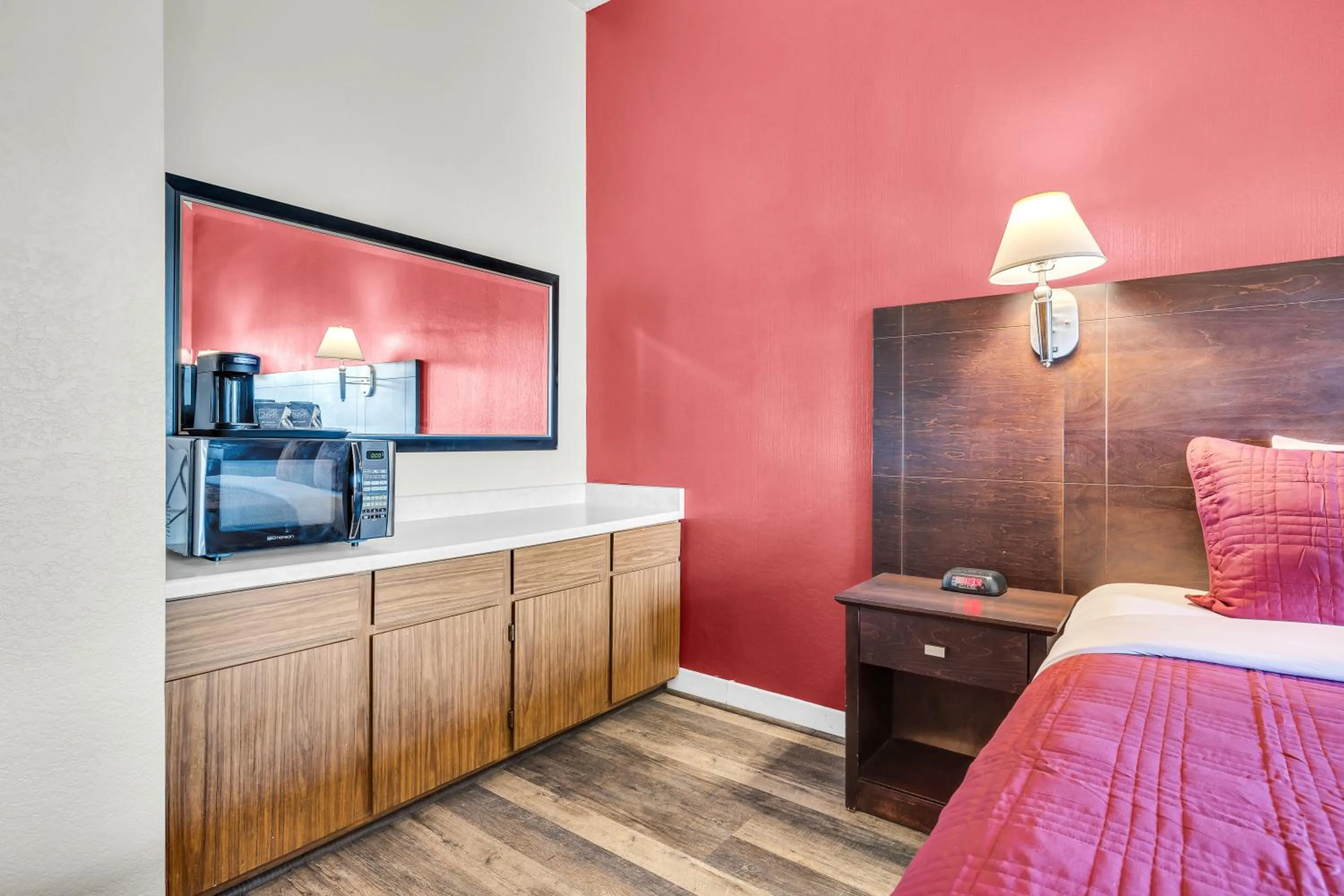 Bed in Bay Breeze Inn