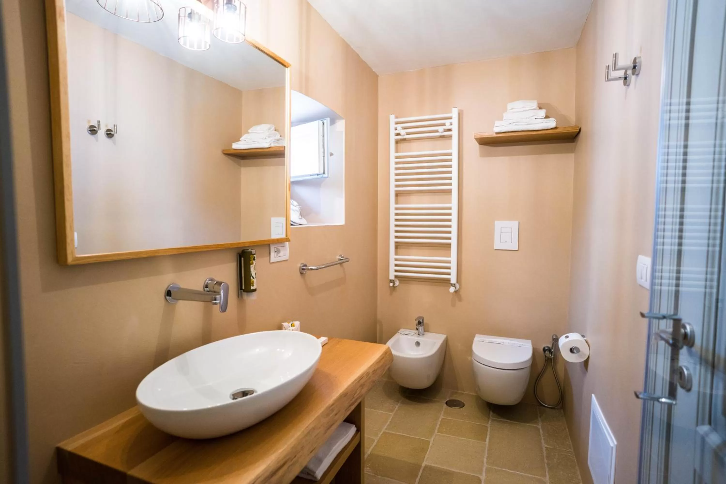 Shower in Borgo Cozzana