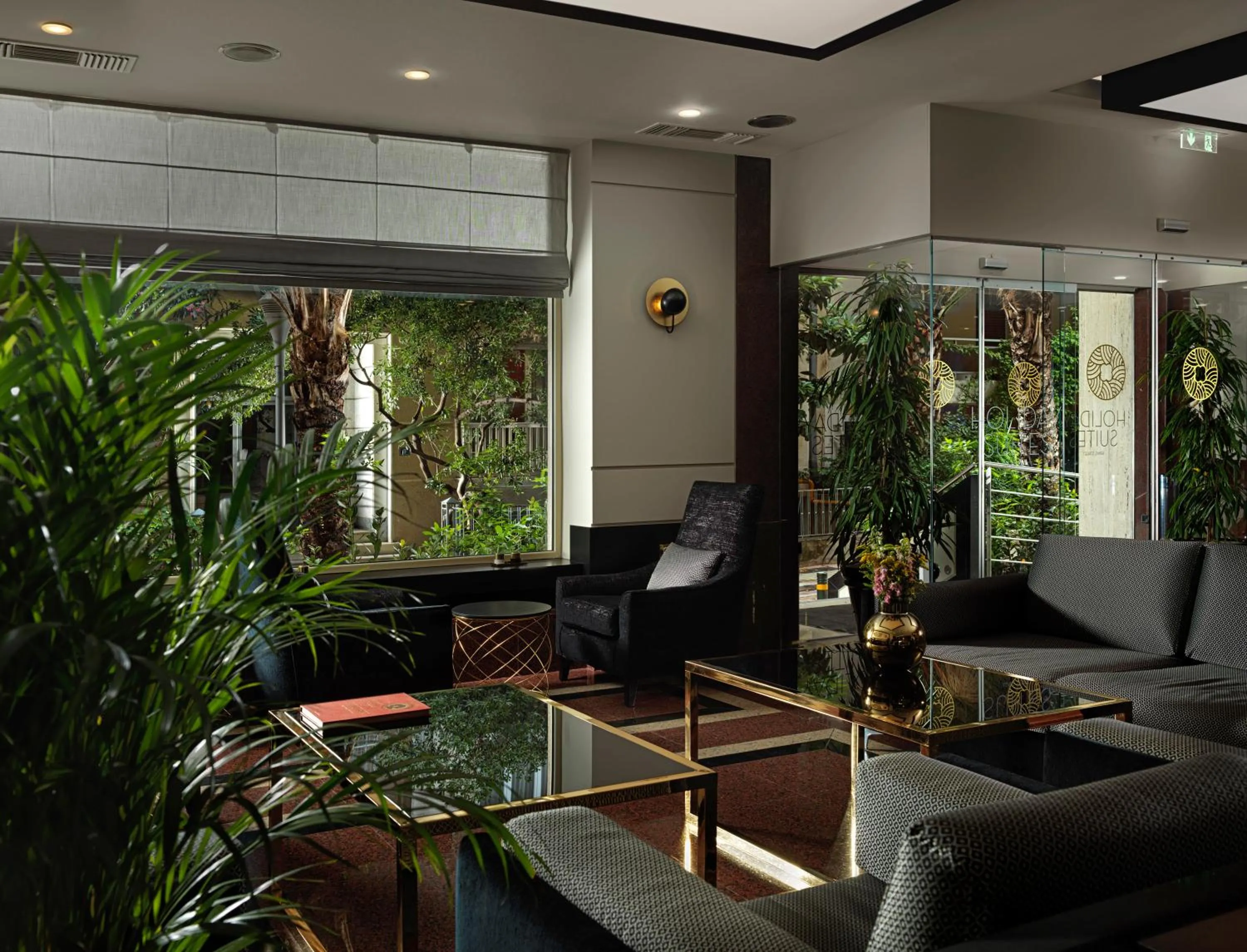 Lounge or bar in Holiday Suites