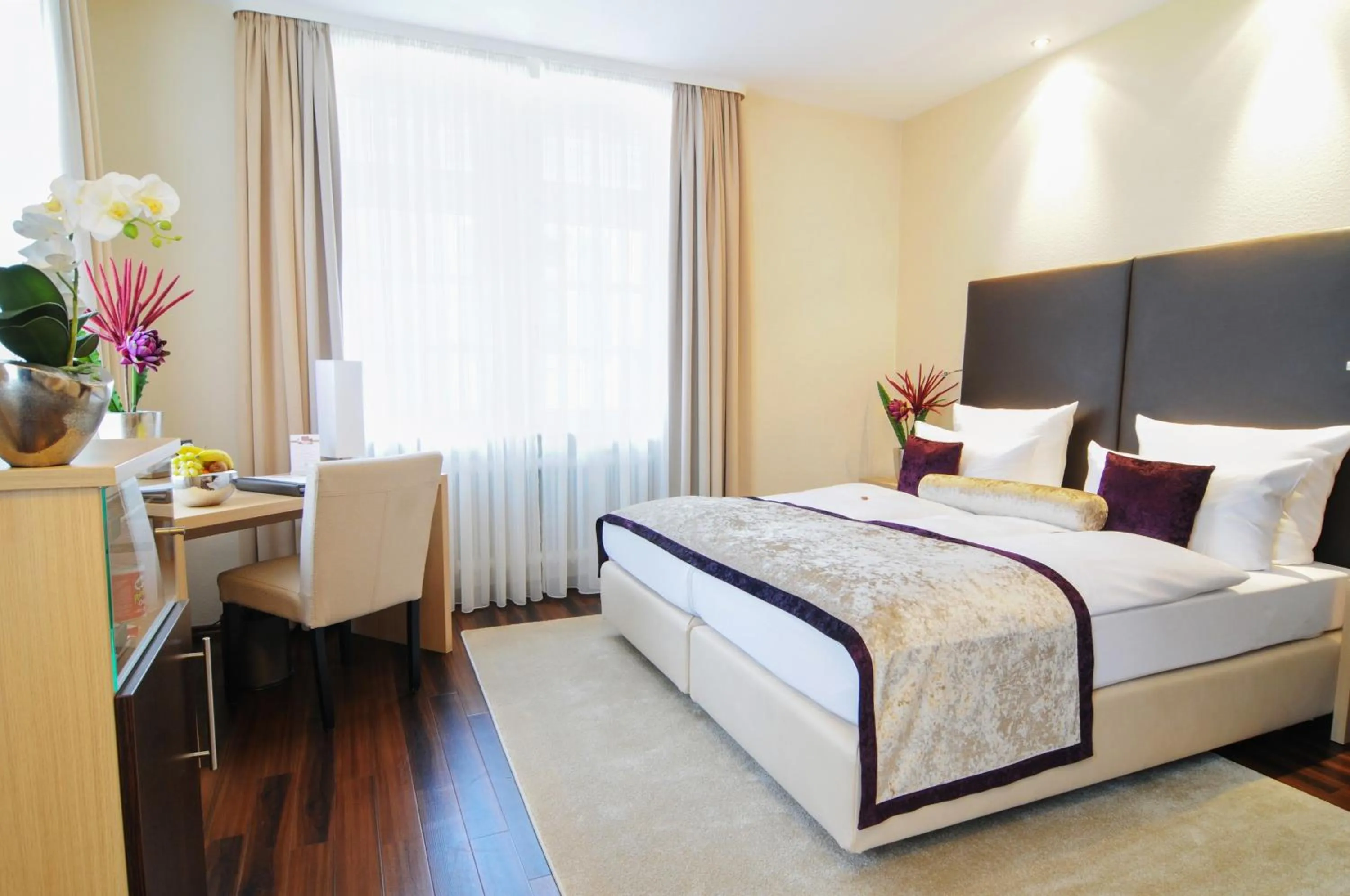 Photo of the whole room, Bed in Hotel Merkur - Superior