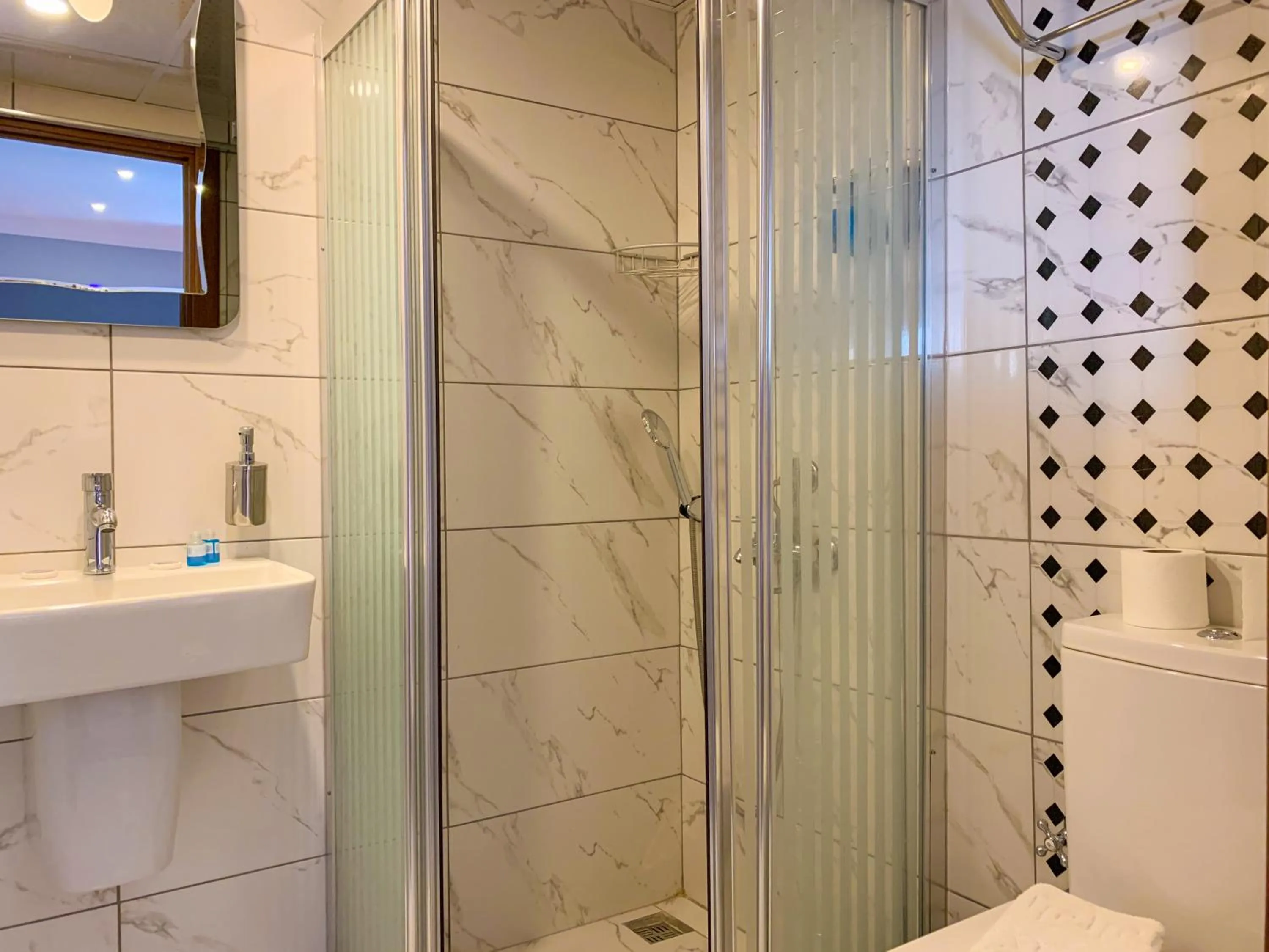 Bathroom in Sultanahmet Nu Hotel