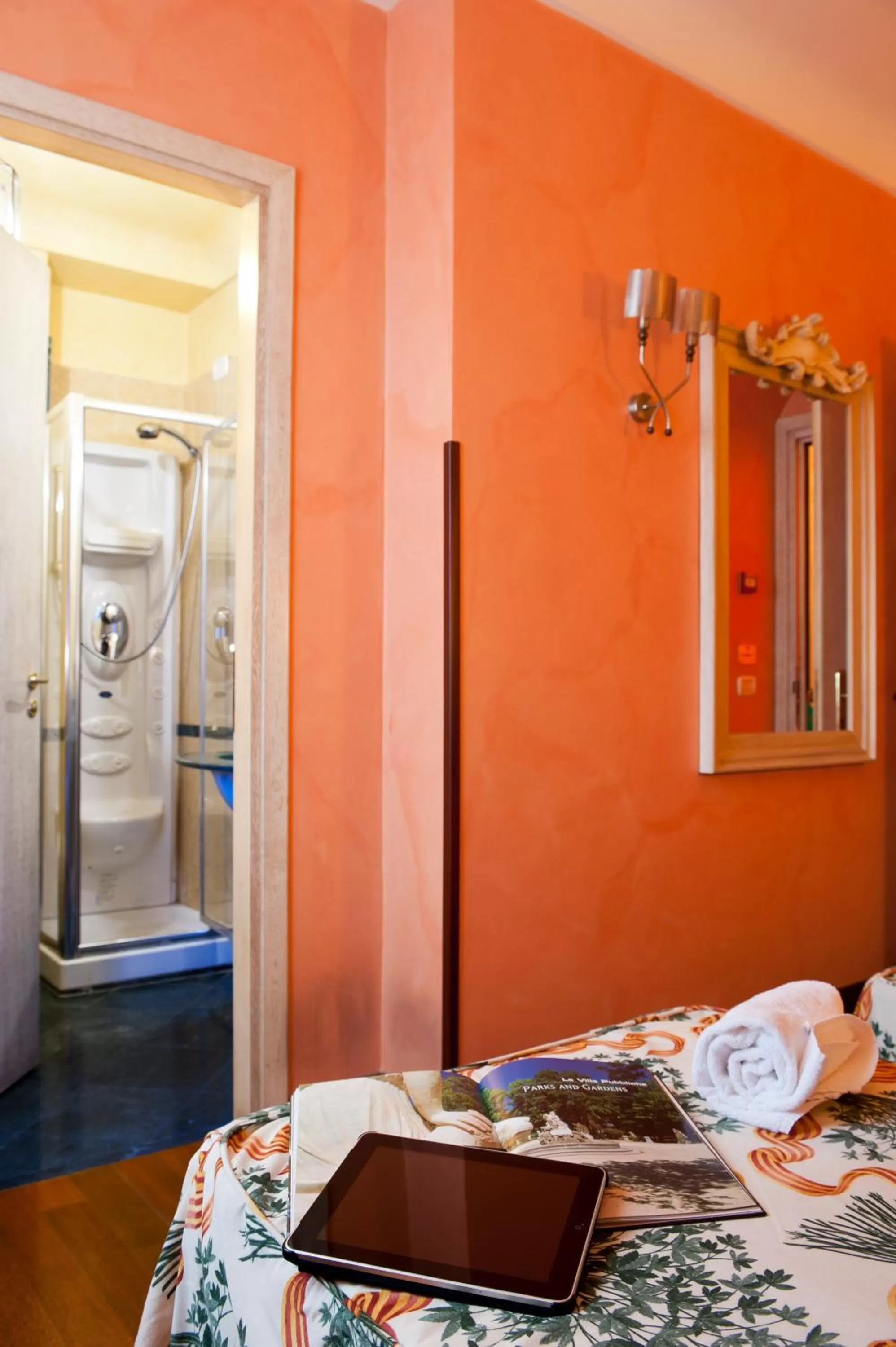 Decorative detail, Bed in Hotel Vecchio Borgo