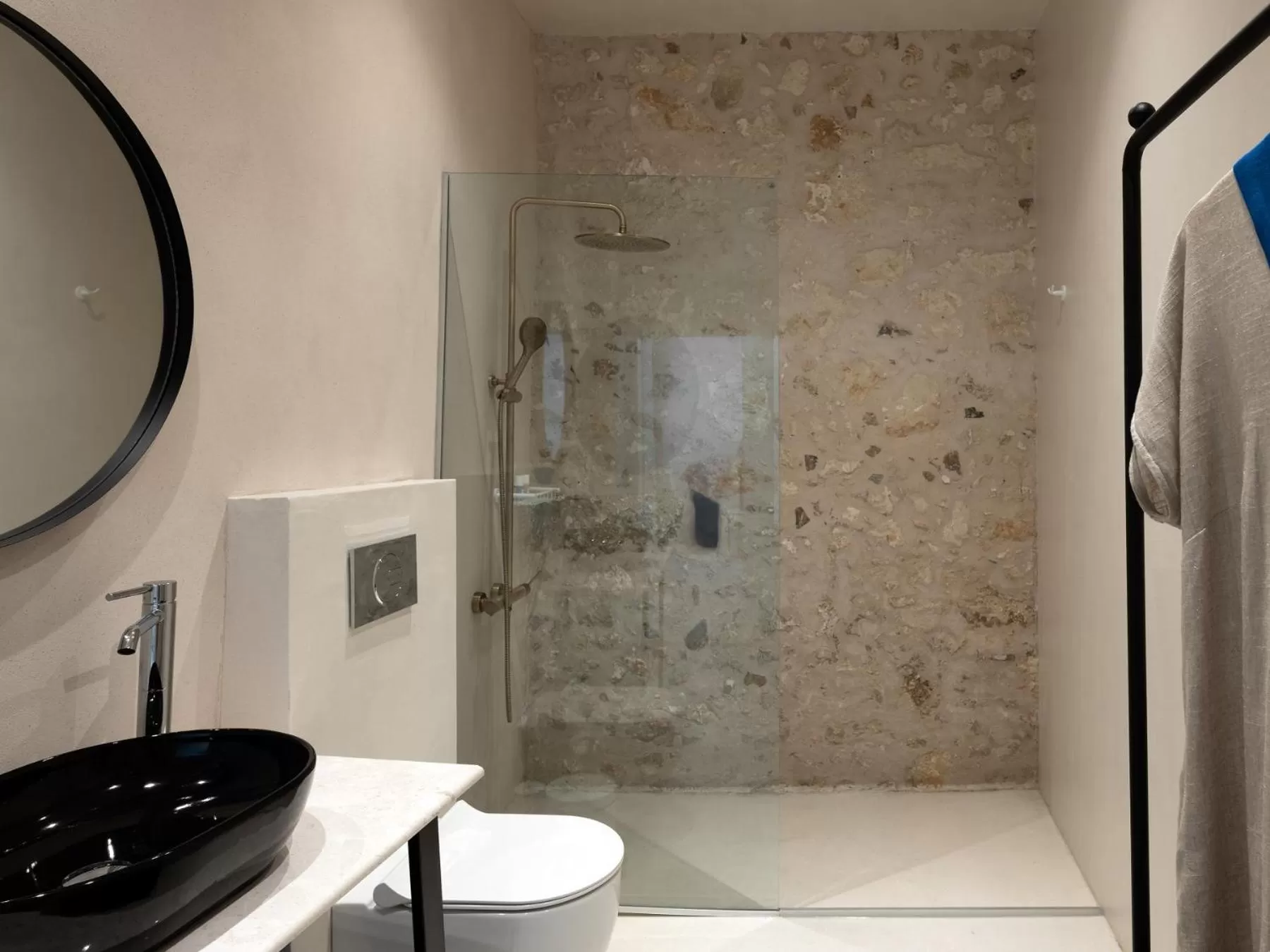 Bathroom in Sutor Chic Manor hotel