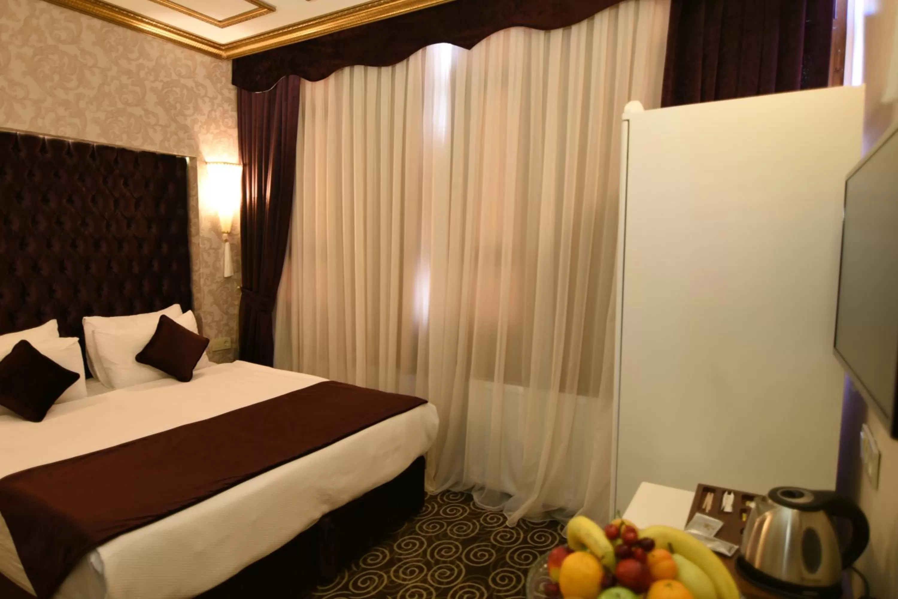 Bedroom, Bed in Diamond Royal Hotel