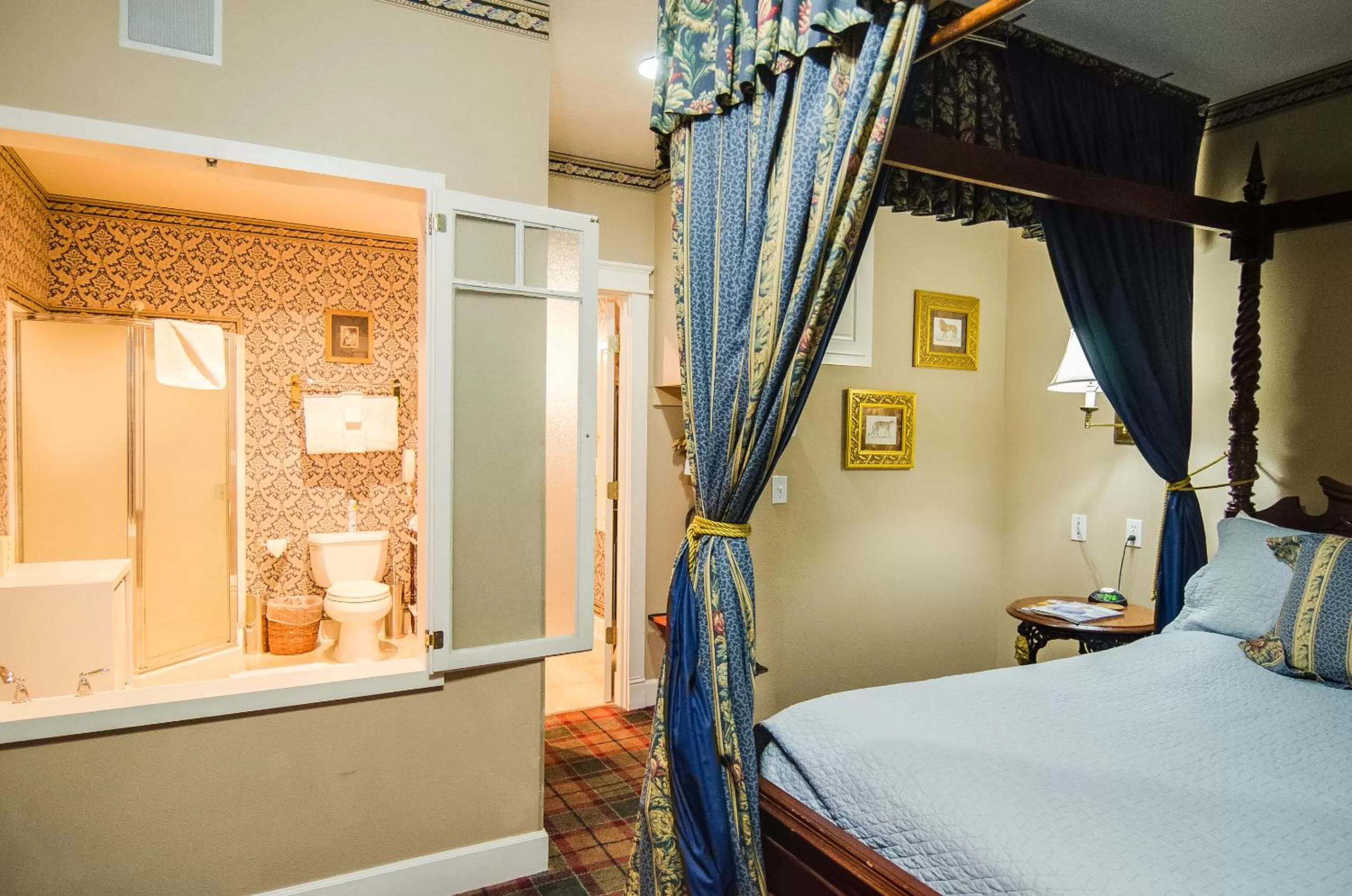 Bed in The Campbell House Inn