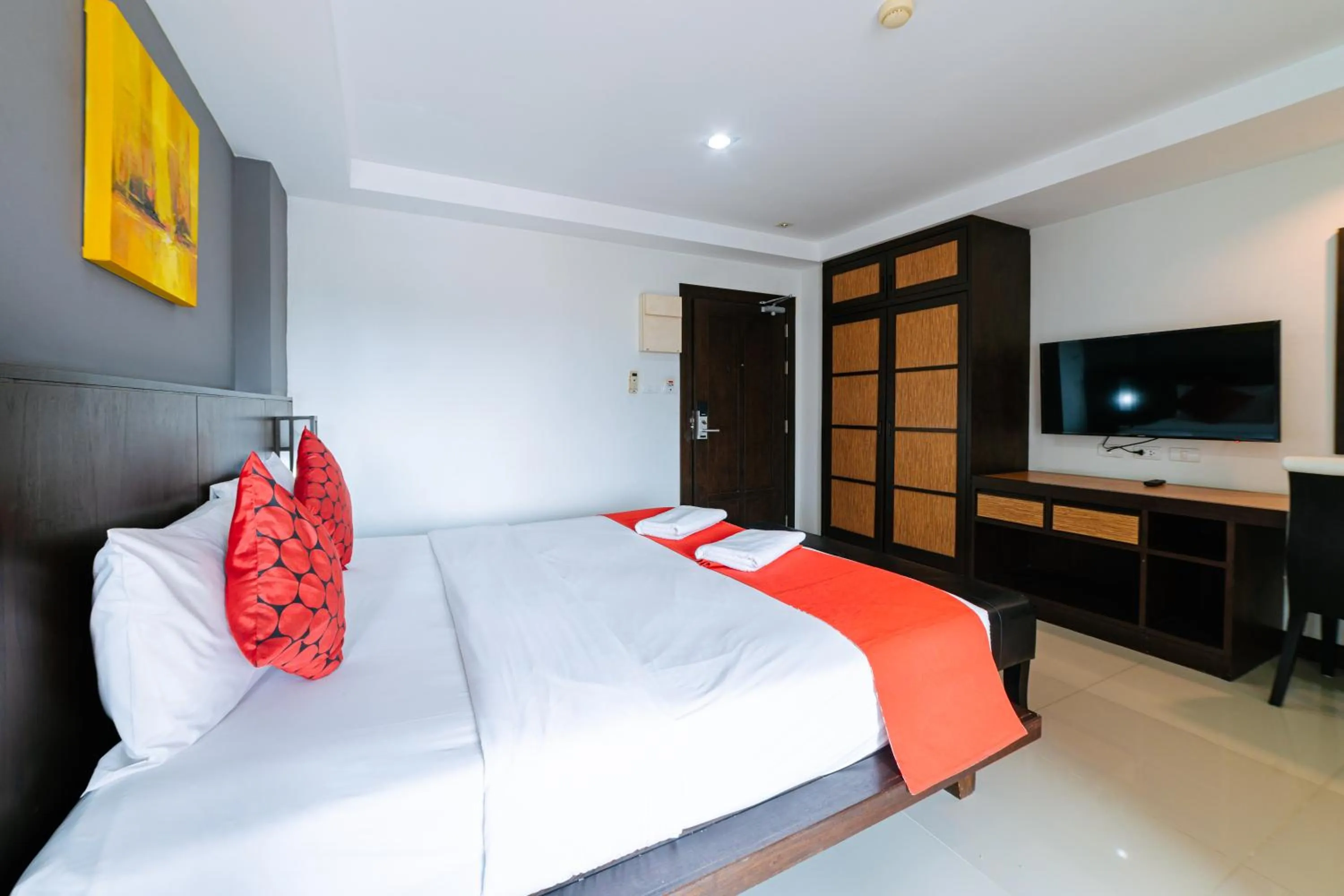 Guests, Bed in Ratana Hotel Sakdidet, PHUKET TOWN