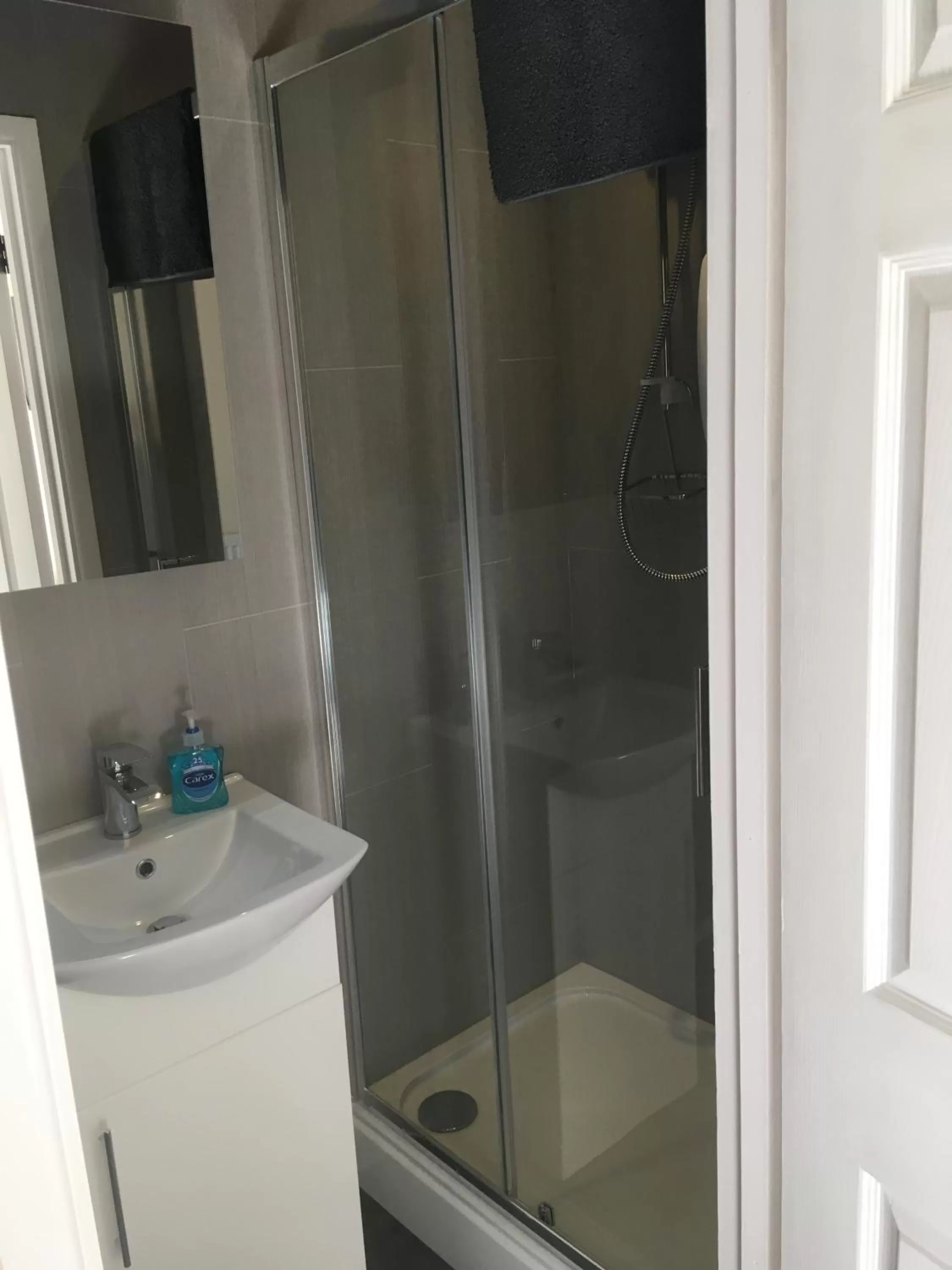 Bathroom in Mairs Bed and Breakfast.