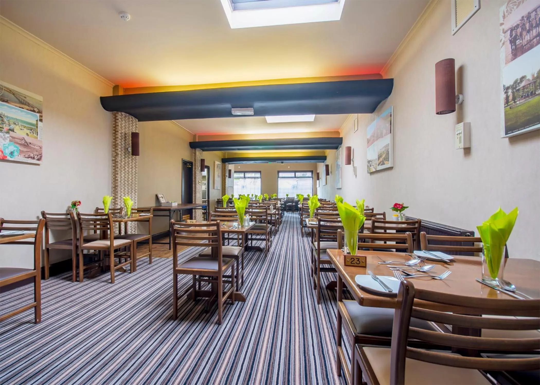 Restaurant/places to eat in Smiths Hotel