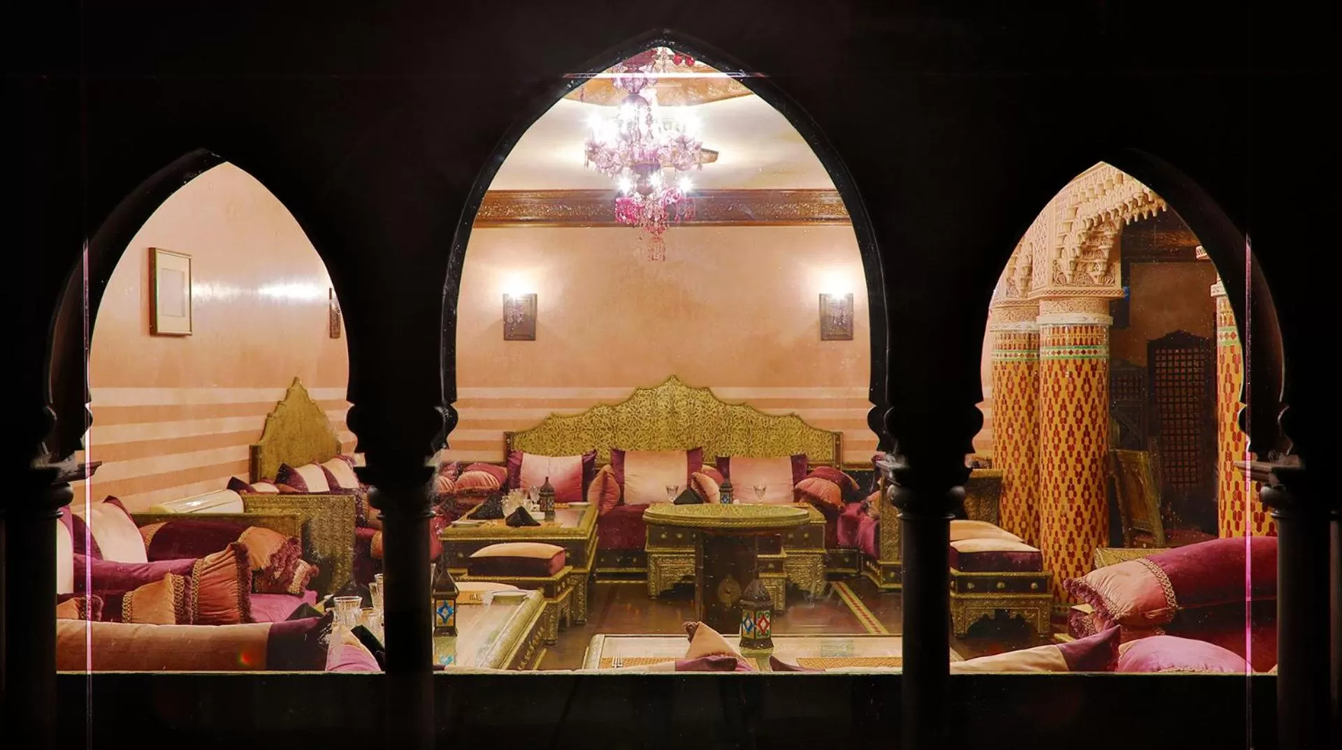 Restaurant/places to eat in L' Amphitrite Palace Beach Resort & Spa