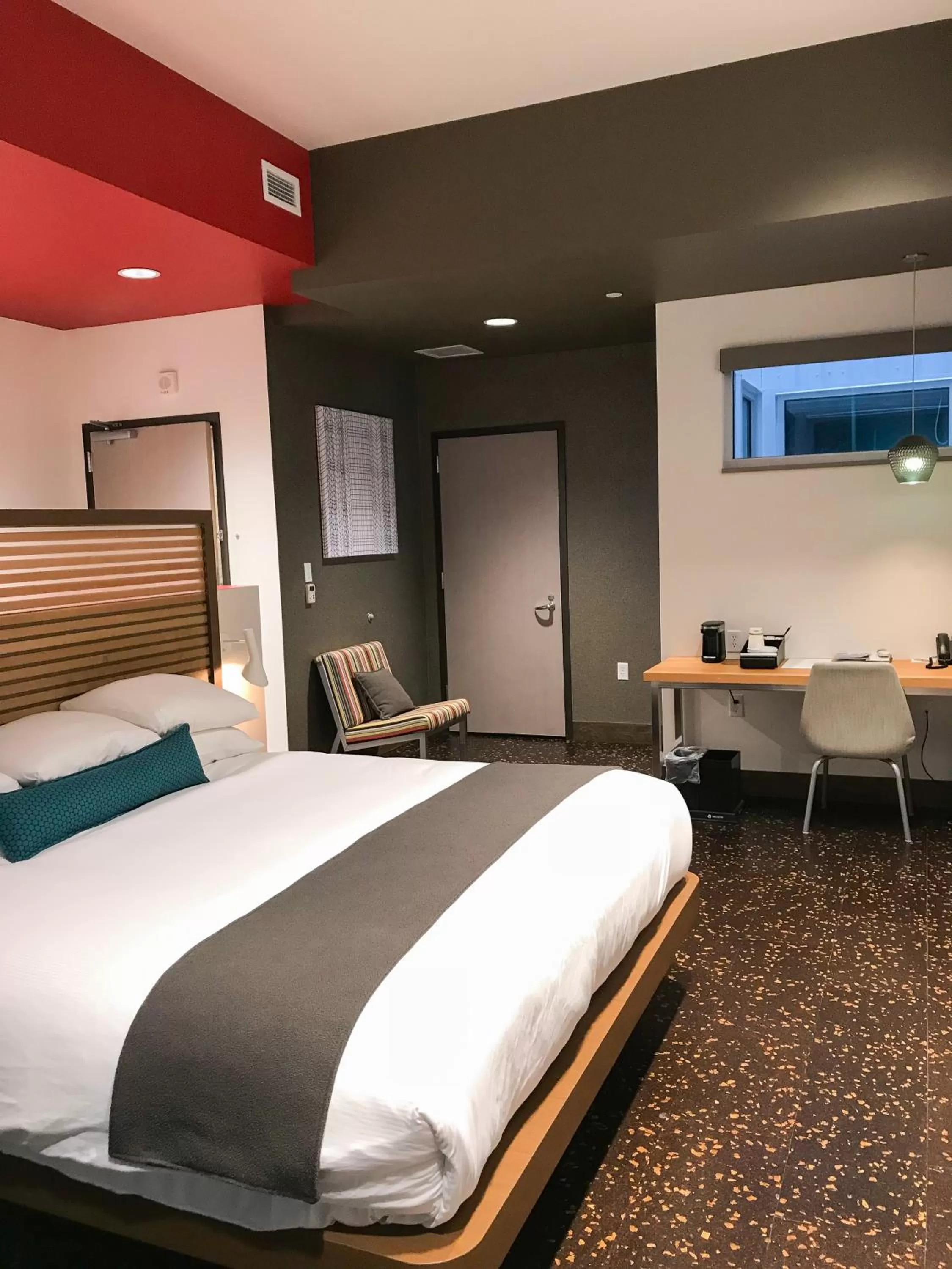 Bed in CityFlatsHotel - Grand Rapids, an Ascend Collection Hotel