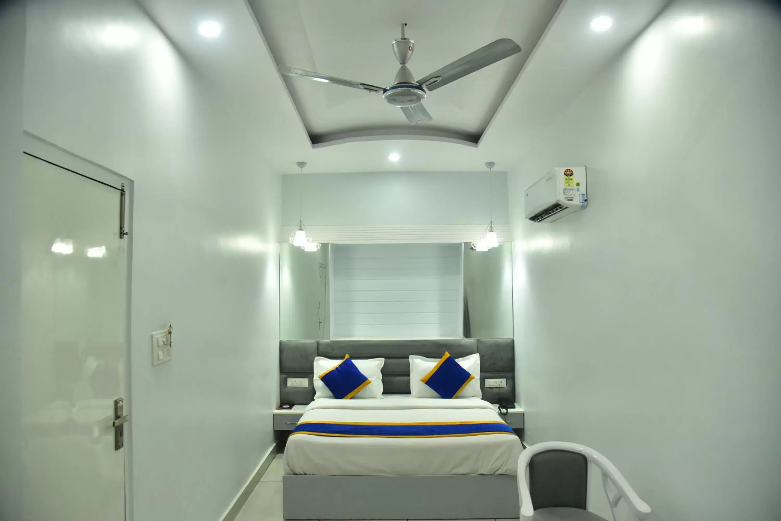 Deluxe Double Room in The Park View Hotel Deluxe Double Room in The Park View Hotel