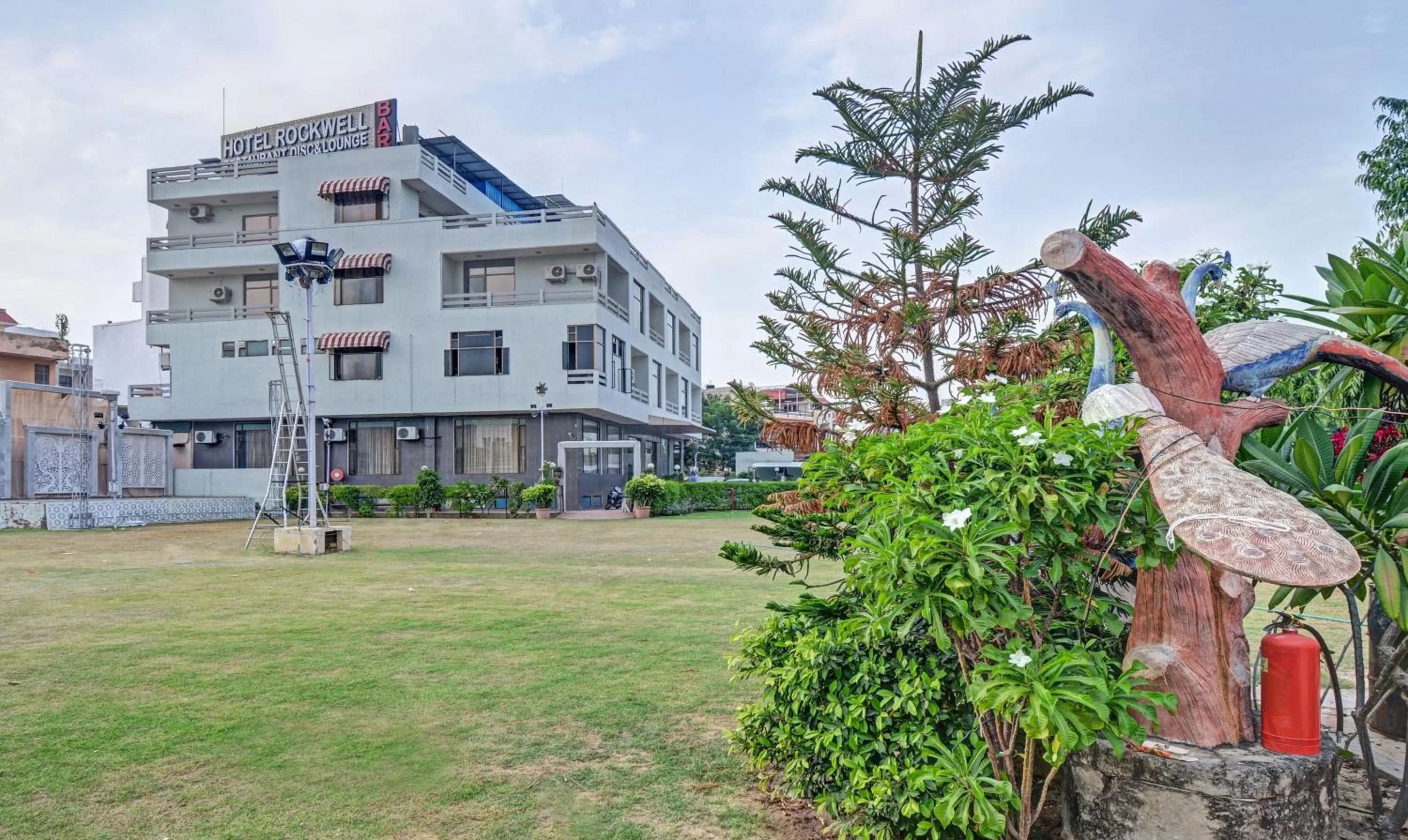 Property building in Treebo New Rockwell Vivek Vihar