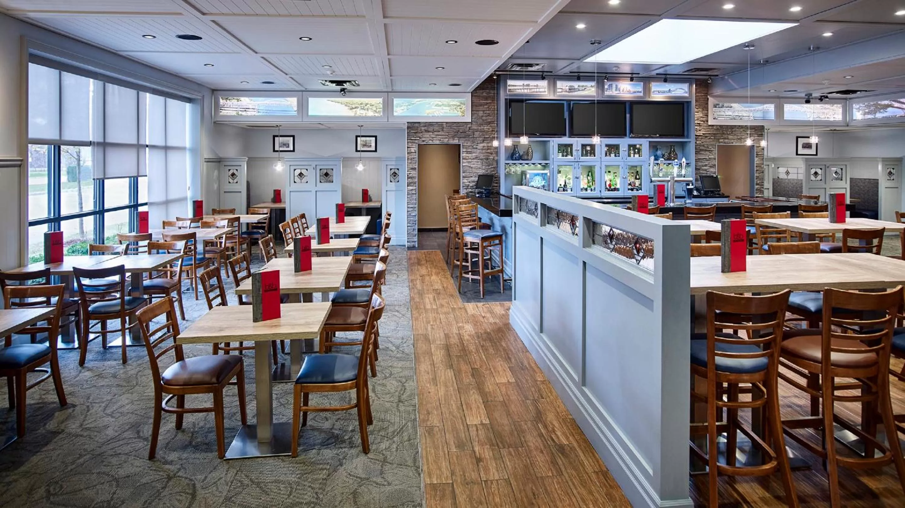 Restaurant/places to eat in Best Western Plus Guildwood Inn