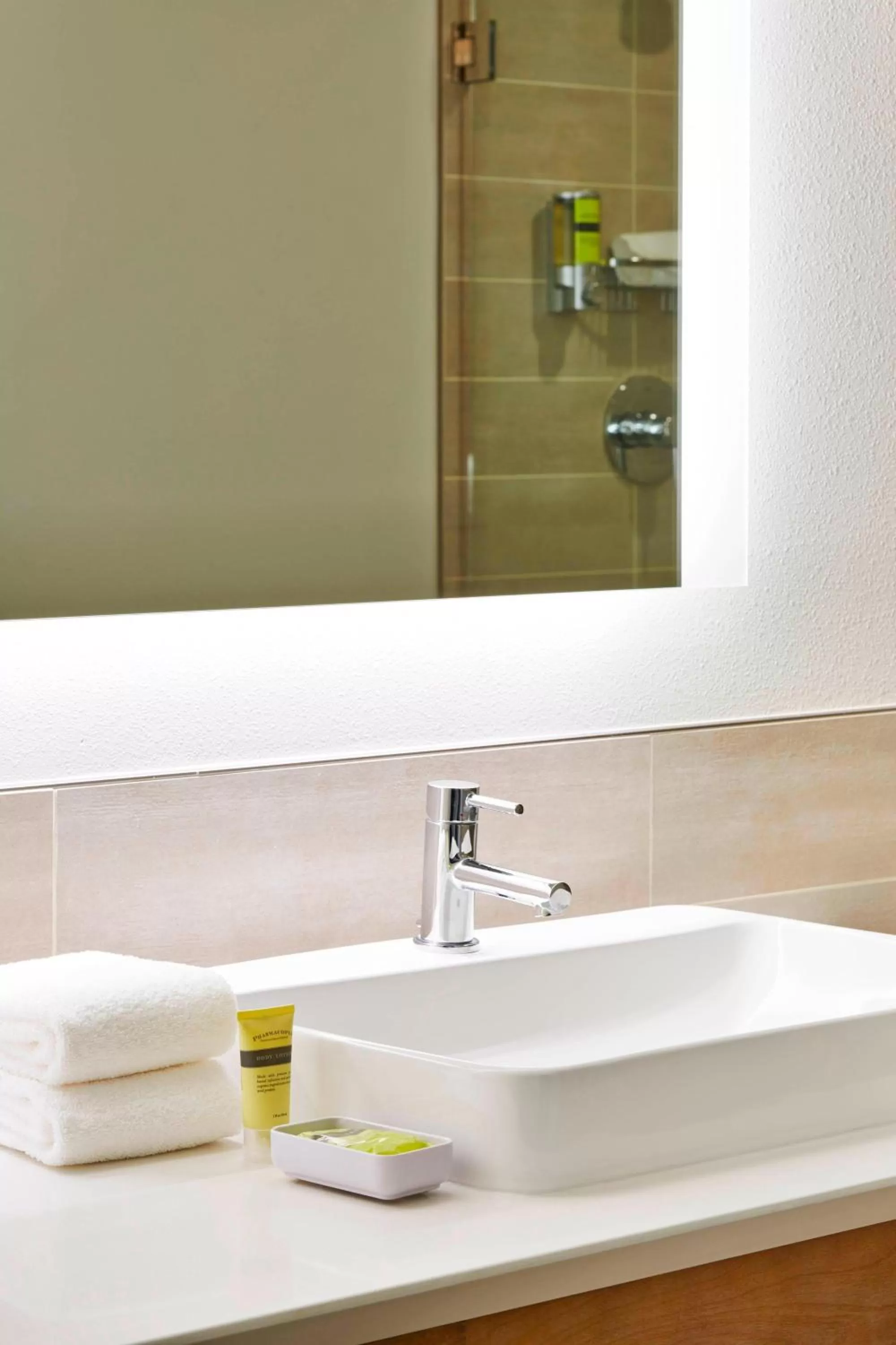 1 Bedroom Suite, 1 King, Sofa bed in Element Seattle Redmond