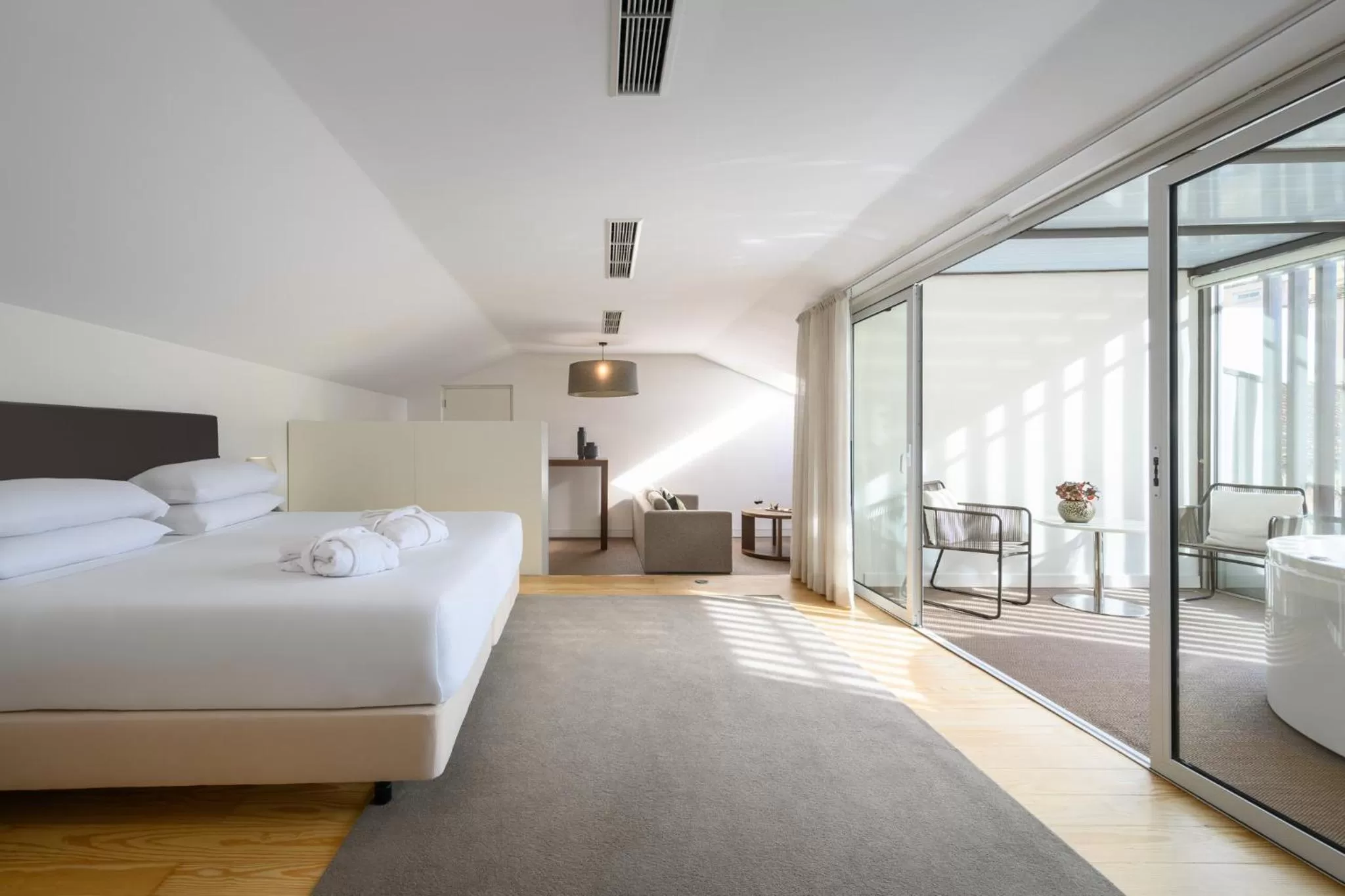 Hot Tub, Bed in Inspira Liberdade Boutique Hotel